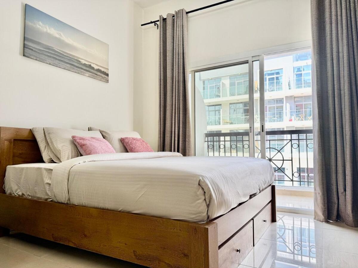 Apartamento Homes2retreat - Very Spacious In The Heart Of Jvc Dubái