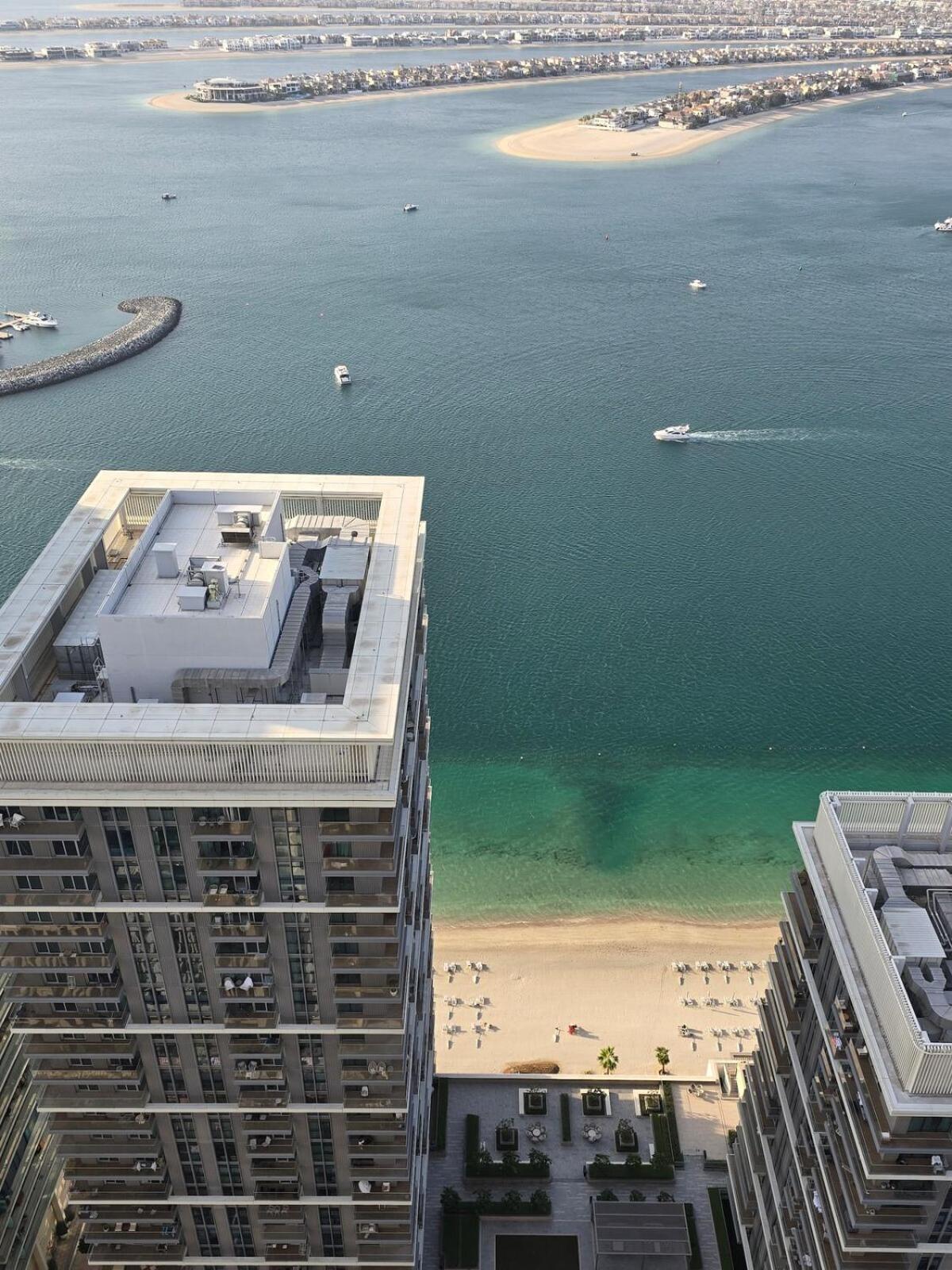 Luxury 3br Penthouse Retreat - Private & Marina Views Appartamento