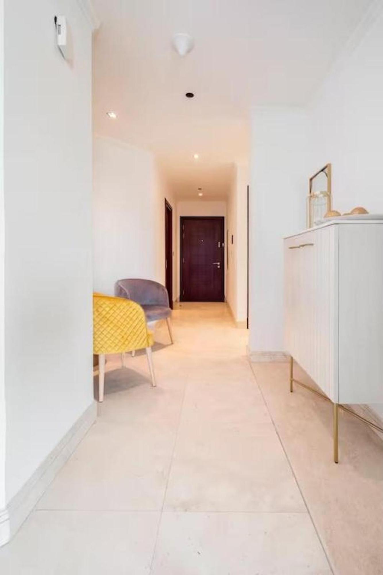 Appartement Spacious 2-bedroom Beachfront With Pool *