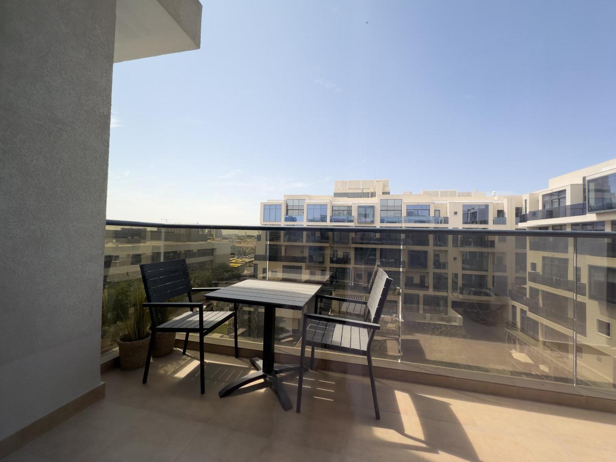 Elite Business & Family Turnkey 2br In Oia Motor Appartement Dubaï