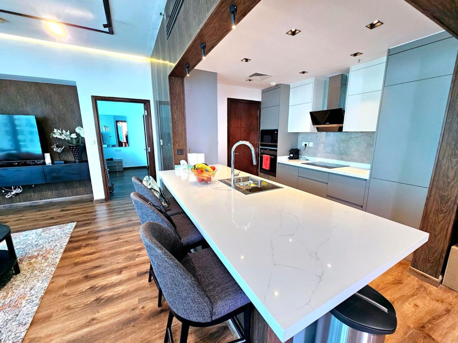 Sunrise Homes - Luxurious 1 Bedroom In Marina Promenade Apartamento Dubái