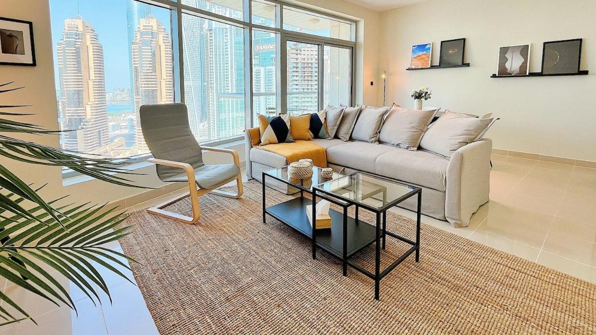 Park Island, Marina, 2 Master Bedrooms, Stunning View, Prime Location *