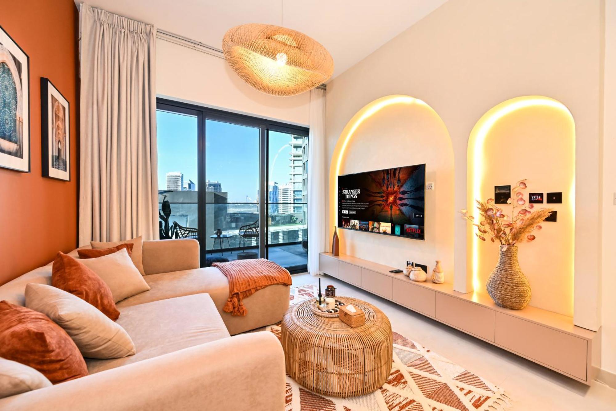 Luxurious One Bed Near Mall With Burj And Canal View Appartement