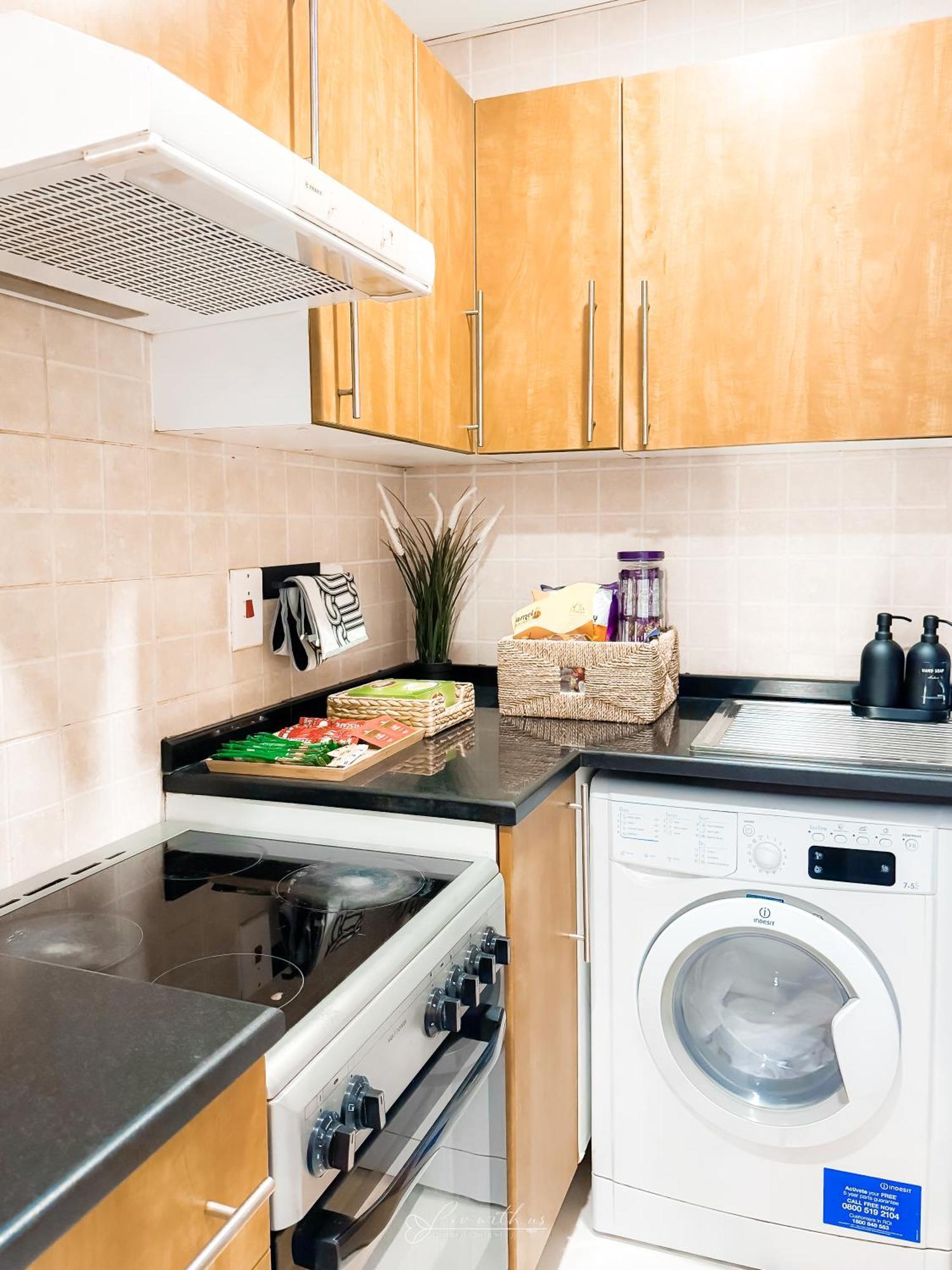 Livwithus - 2 Bedroom In Marina View Tower B *