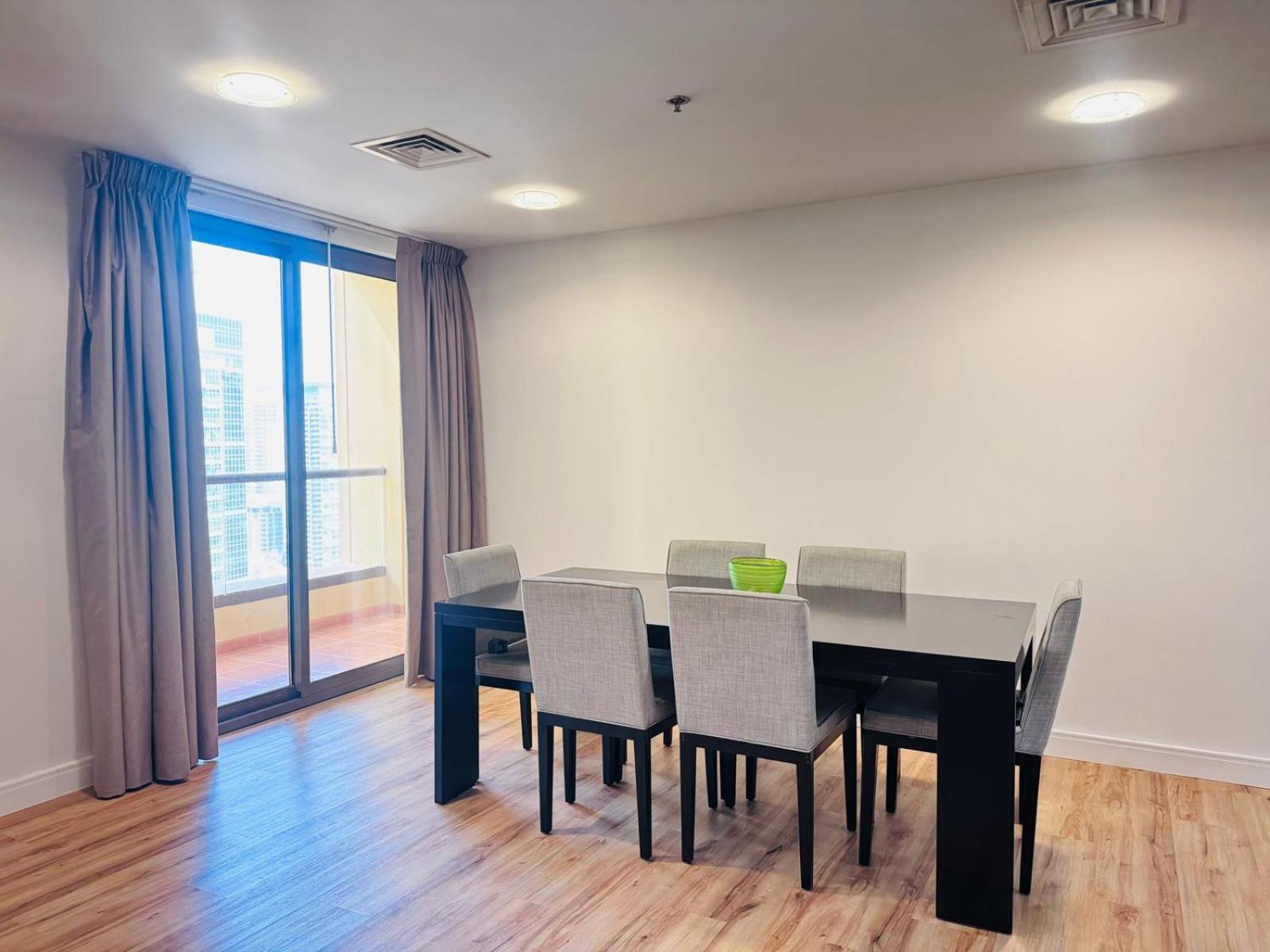 Stunning 3br On Jbr With Marina View On High Floor Maid's Room, Near Mall, Metro & Cinemas - By Sunkissed Homes Lejlighed *