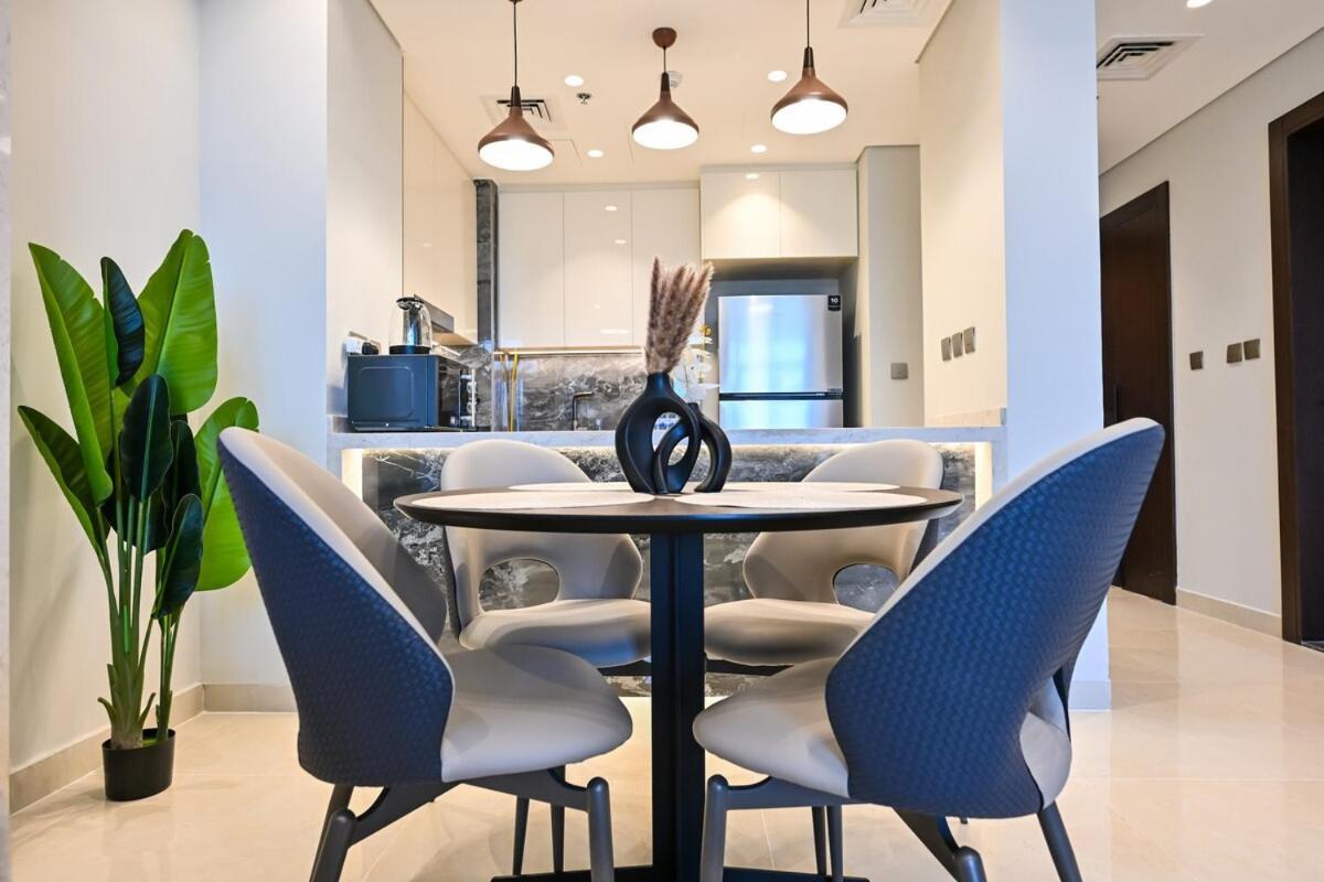 Apartemen Stunning 1 Bdr Luxury With Burj Khalifa View Dubai