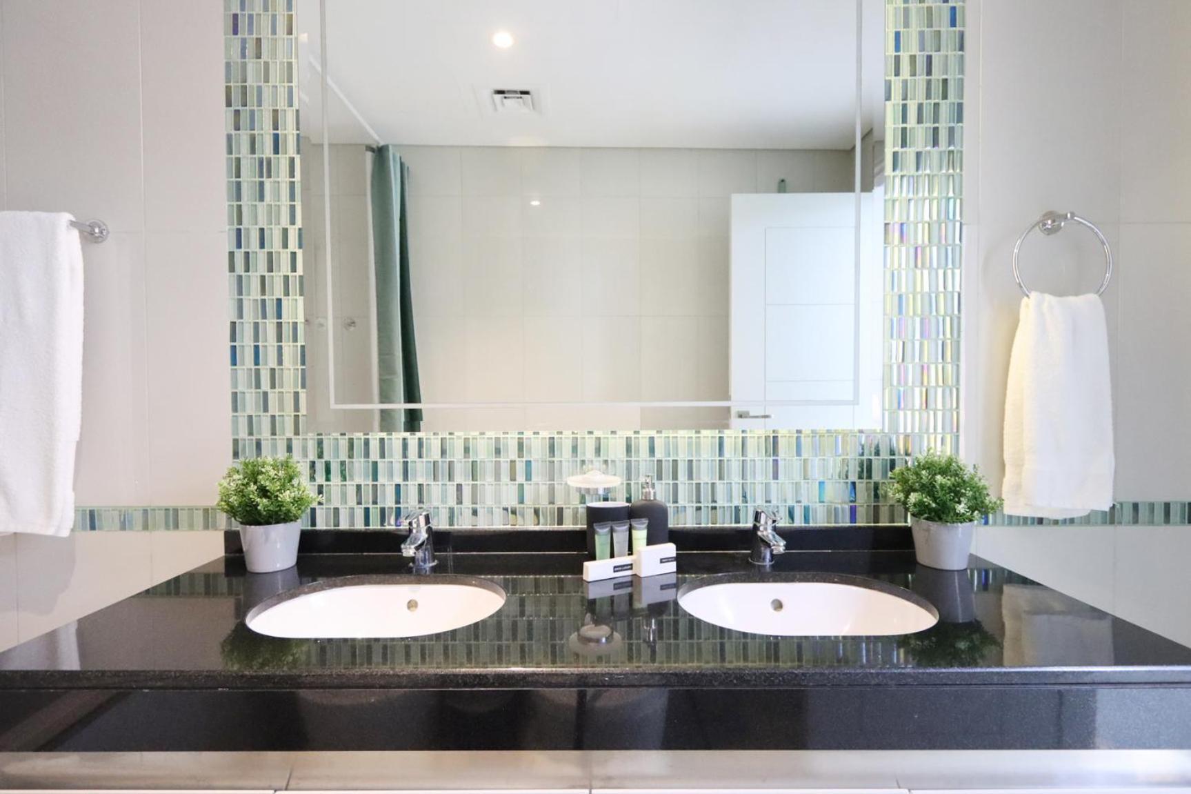 Spectacular 1br In Damac Heights By Livbnb Appartement Dubaï