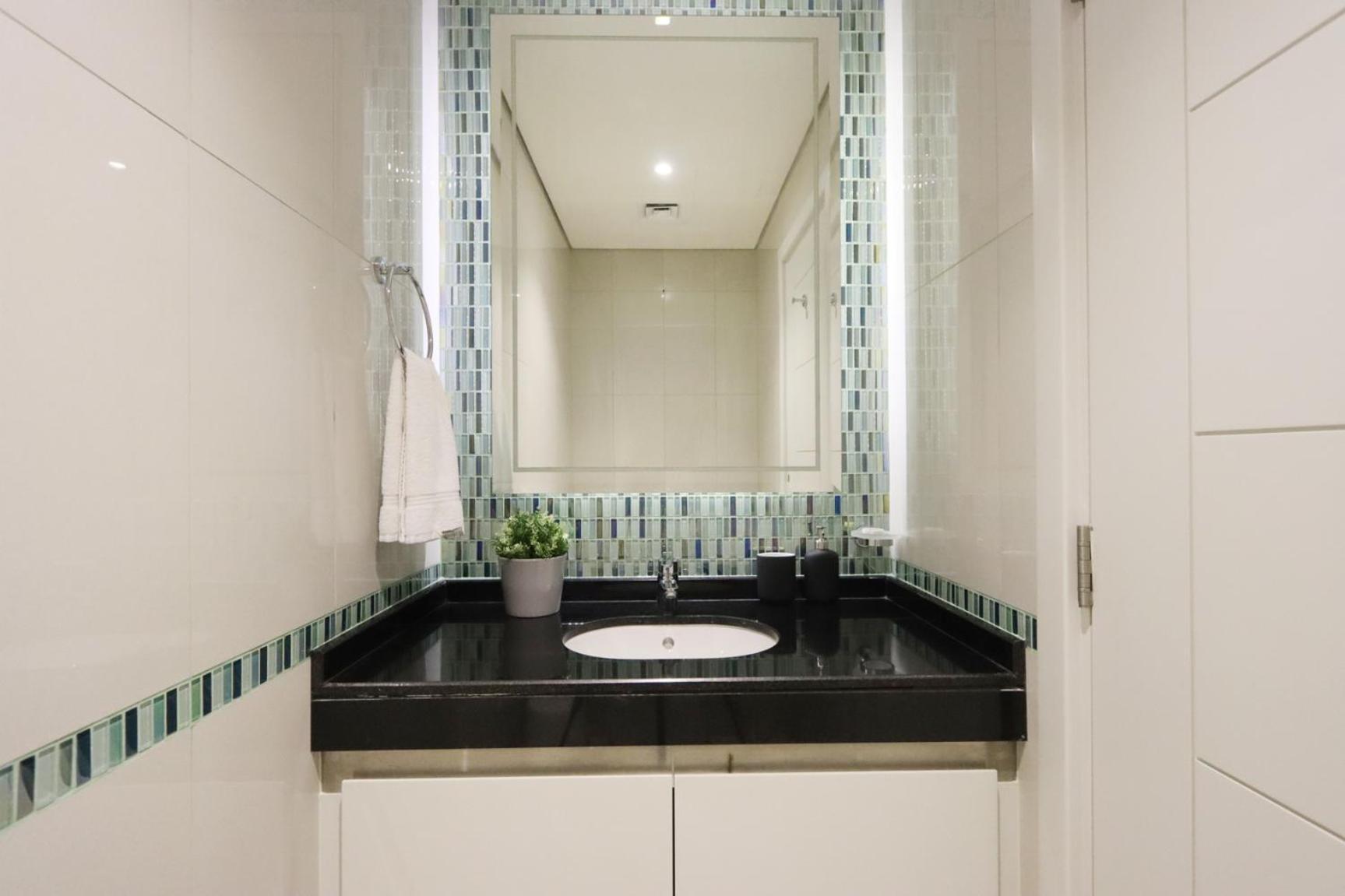 Spectacular 1br In Damac Heights By Livbnb Dubaï