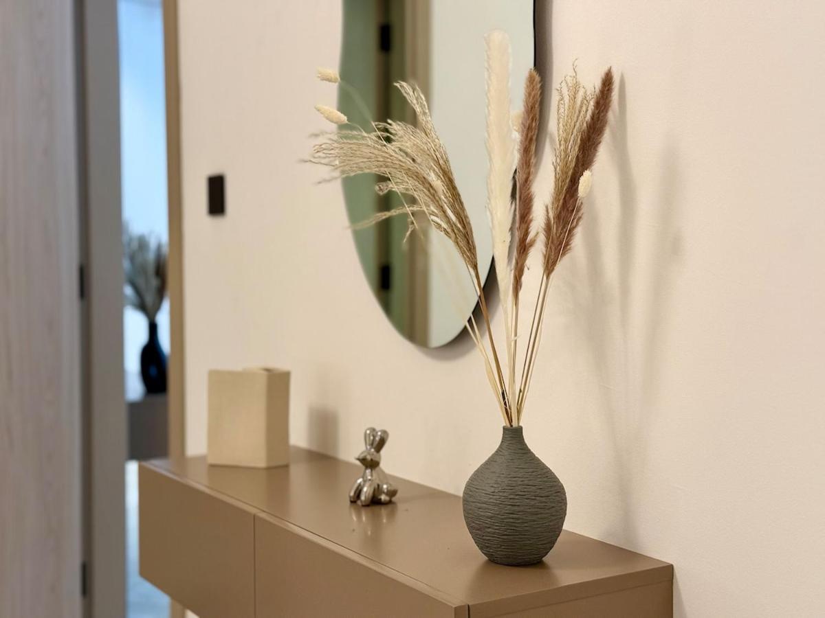 Appartement Brand New-fully Furnished Elegant 1br In Jvc *
