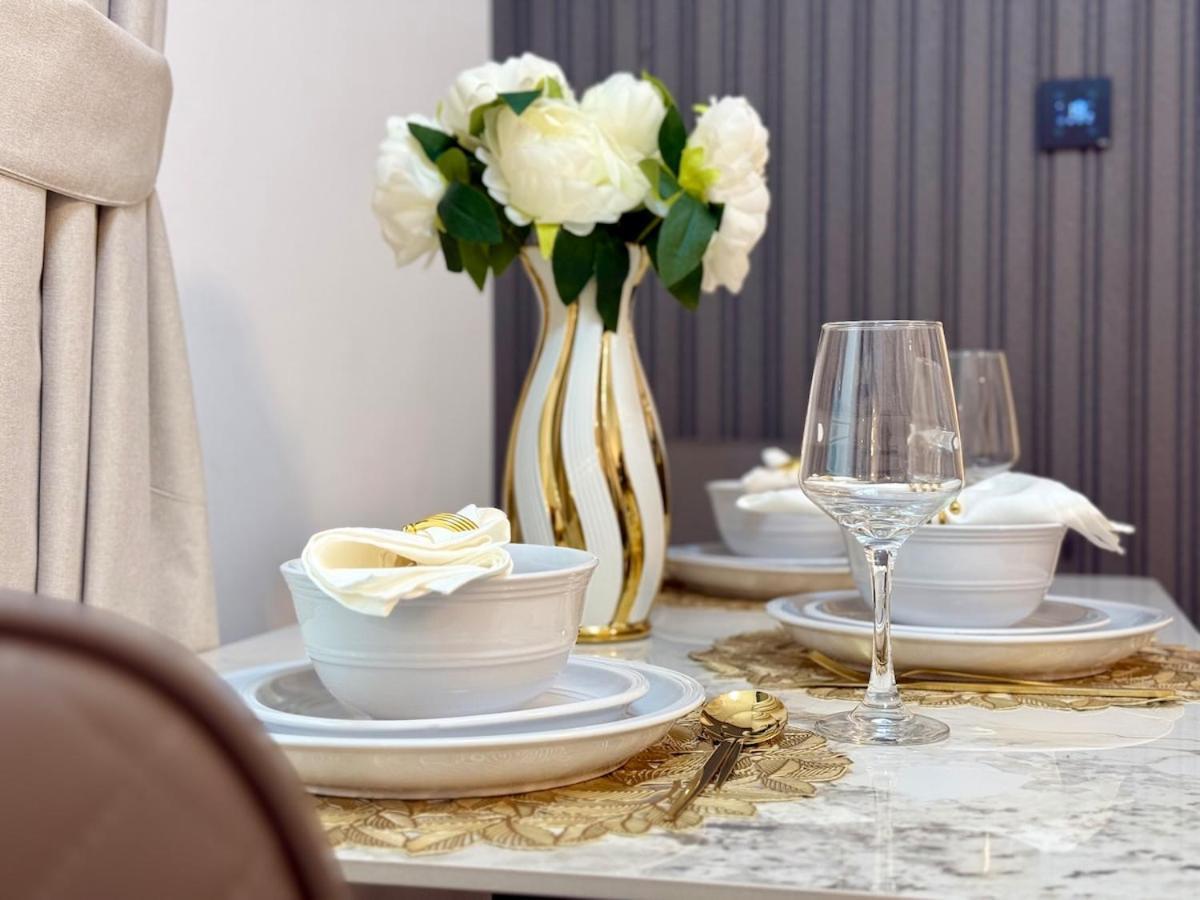 Brand New-fully Furnished Elegant 1br In Jvc