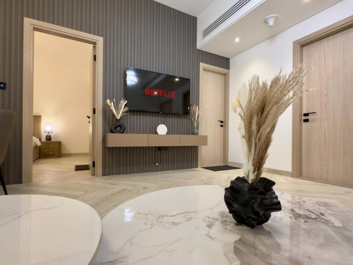 Brand New-fully Furnished Elegant 1br In Jvc Appartement *