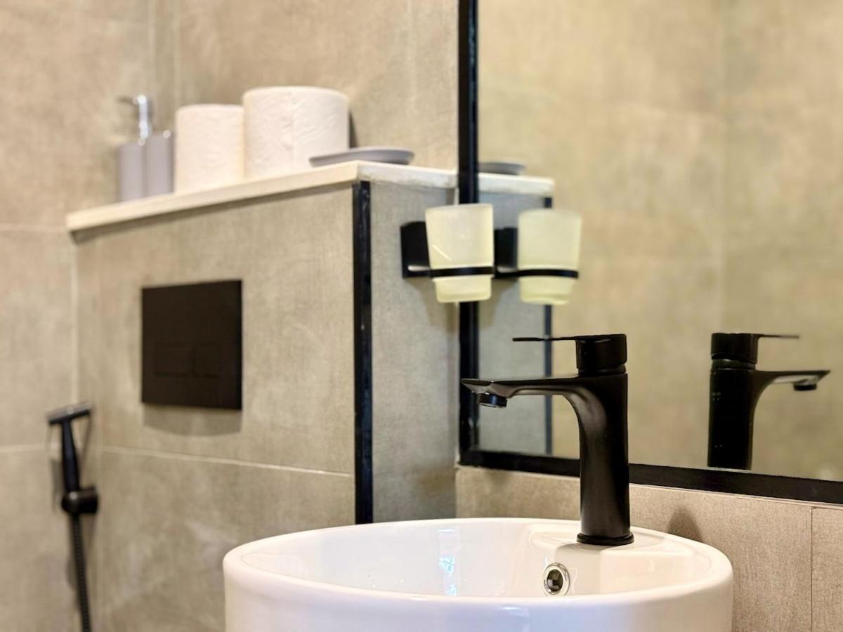 Brand New-fully Furnished Elegant 1br In Jvc * Dubaï