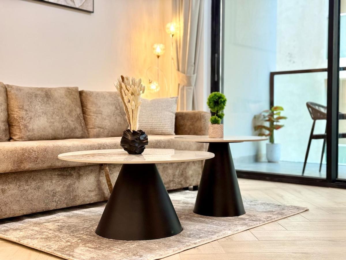 Brand New-fully Furnished Elegant 1br In Jvc