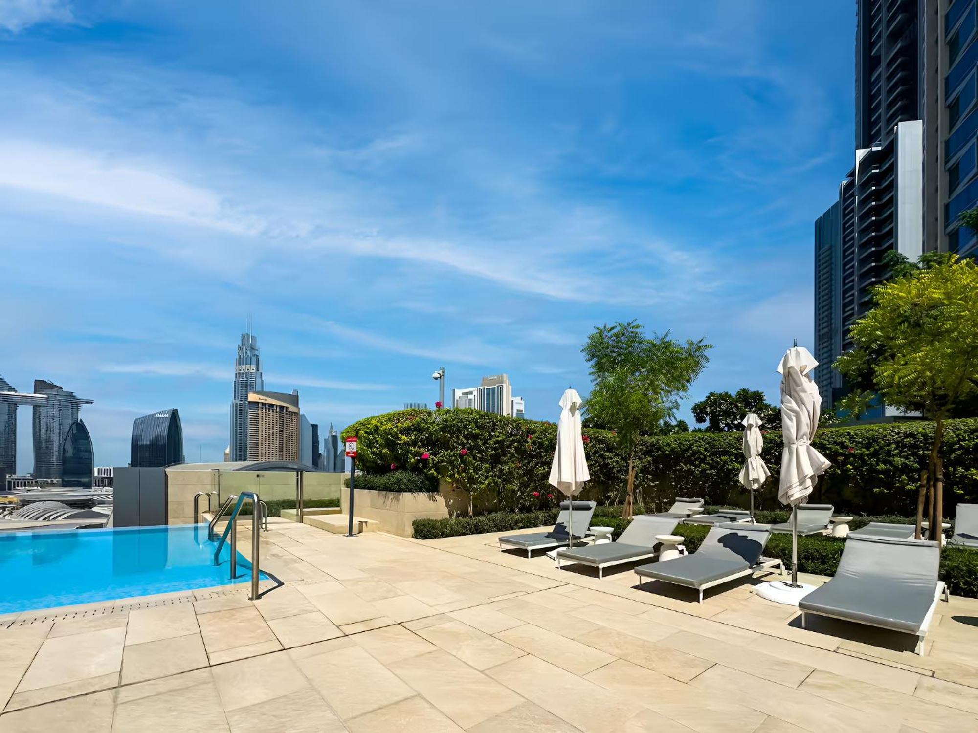 Burj View Infinity Pool - Mall Connection Appartement
