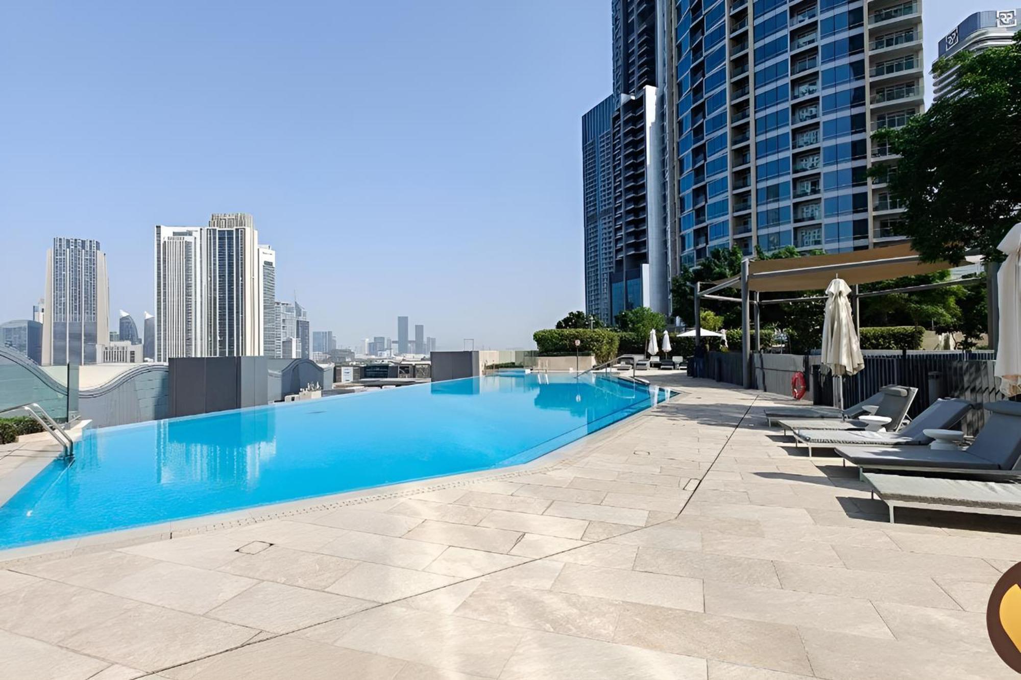 Burj View Infinity Pool - Mall Connection Appartement *