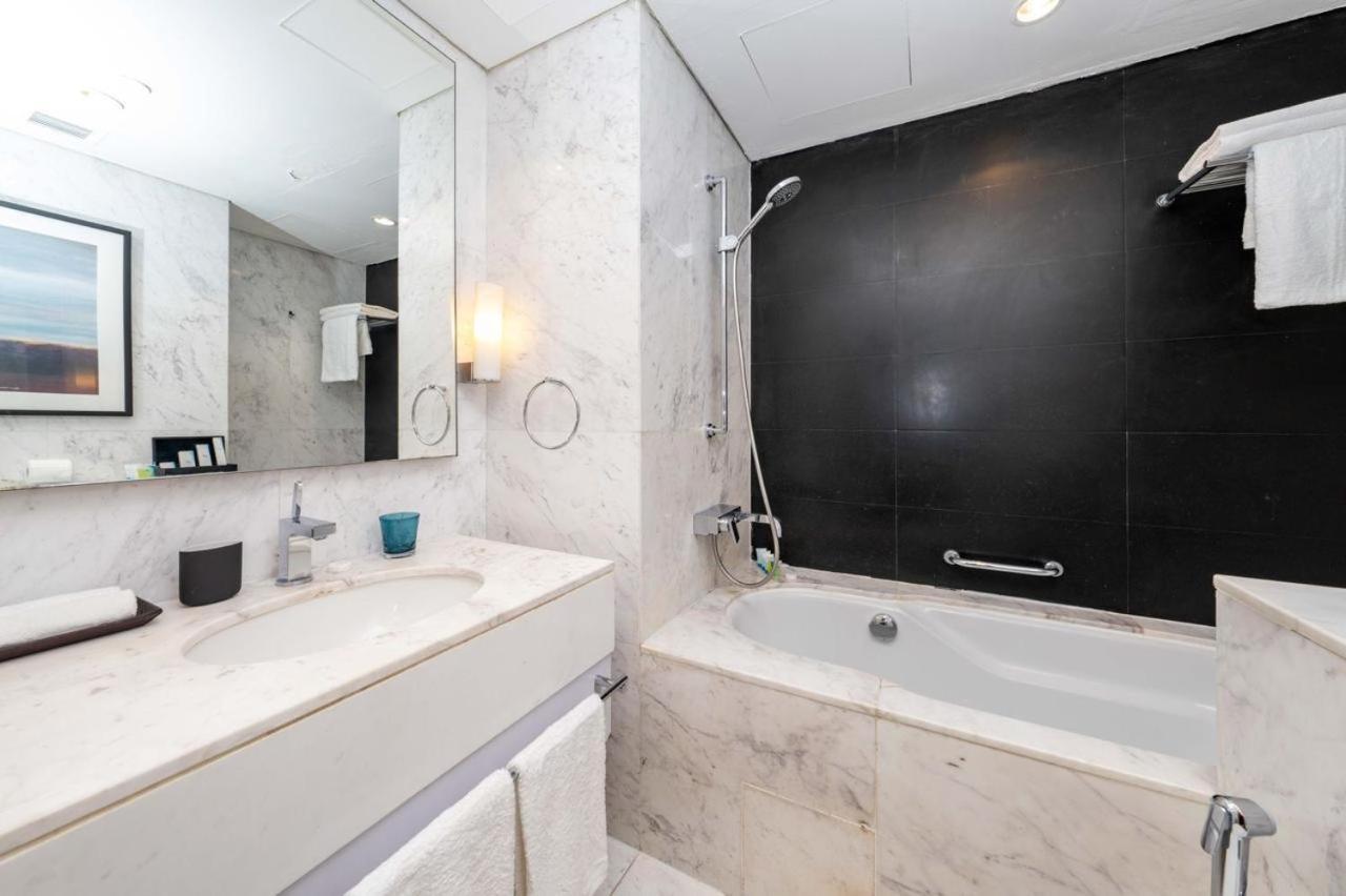 Holistay Luxury Homes - Burj Khalifa View - Direct Access Mall Lejlighed Dubai