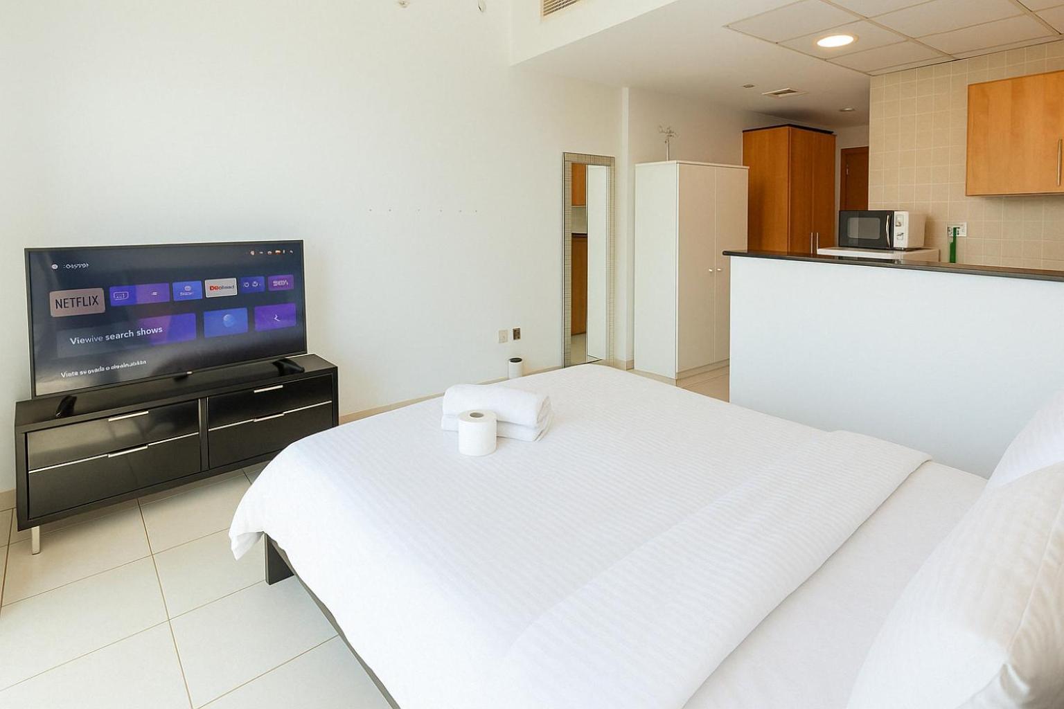 Deluxe For Rent At Marina View Towers * Dubái