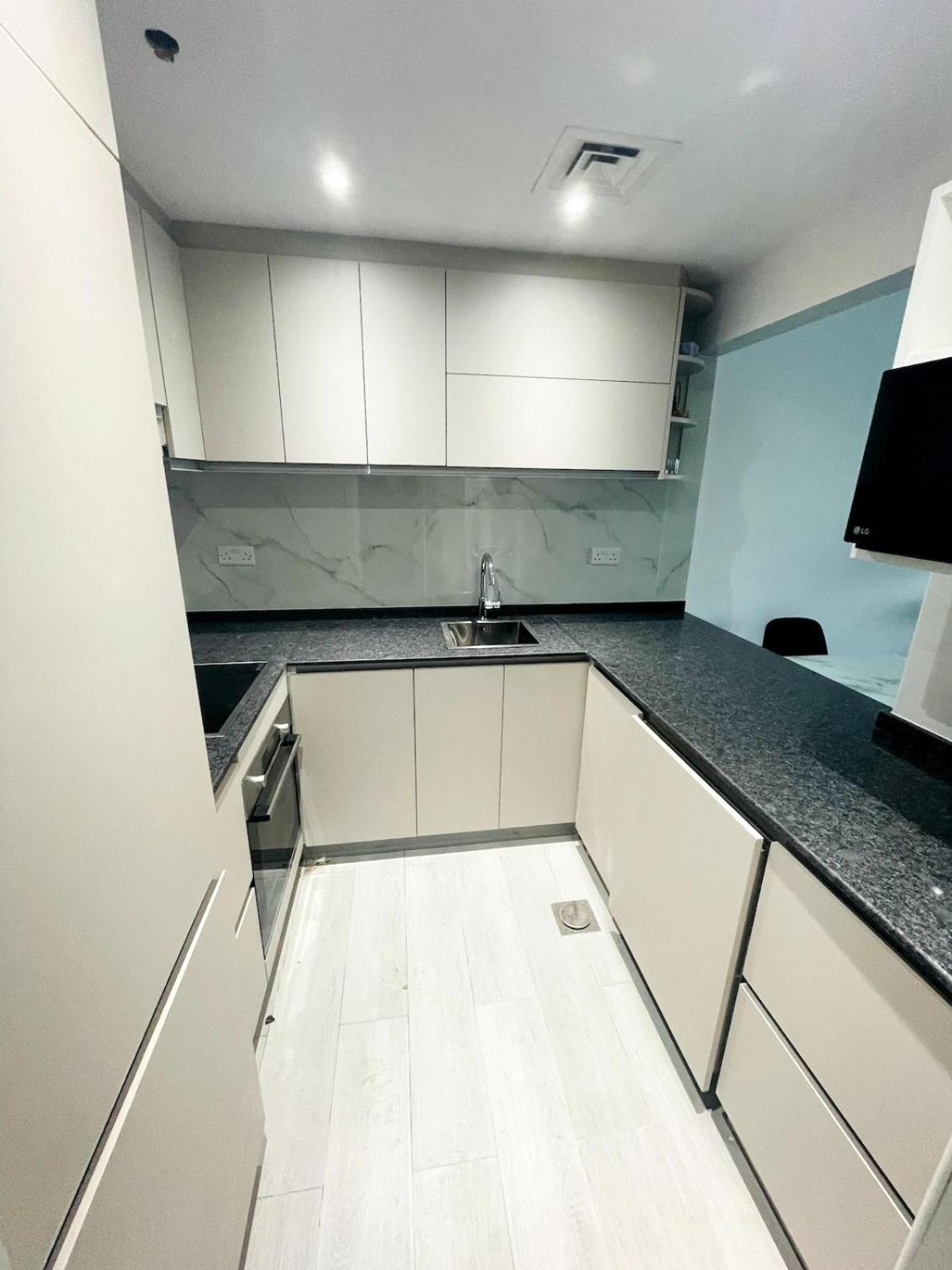 First Class - 1br - Marina Dubai