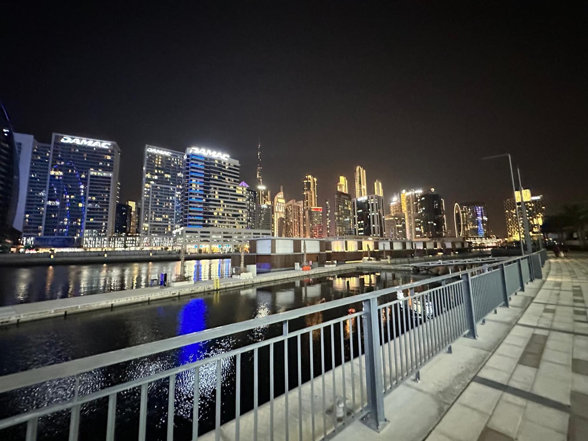 Gasthof Binghatti Canal With Private Jacuzzi Burj Khalifa View Kings *