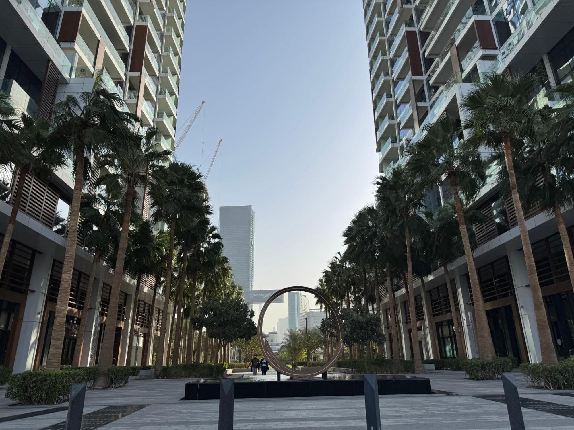 Ashri Luxe Spacious Near Metro, Frame *