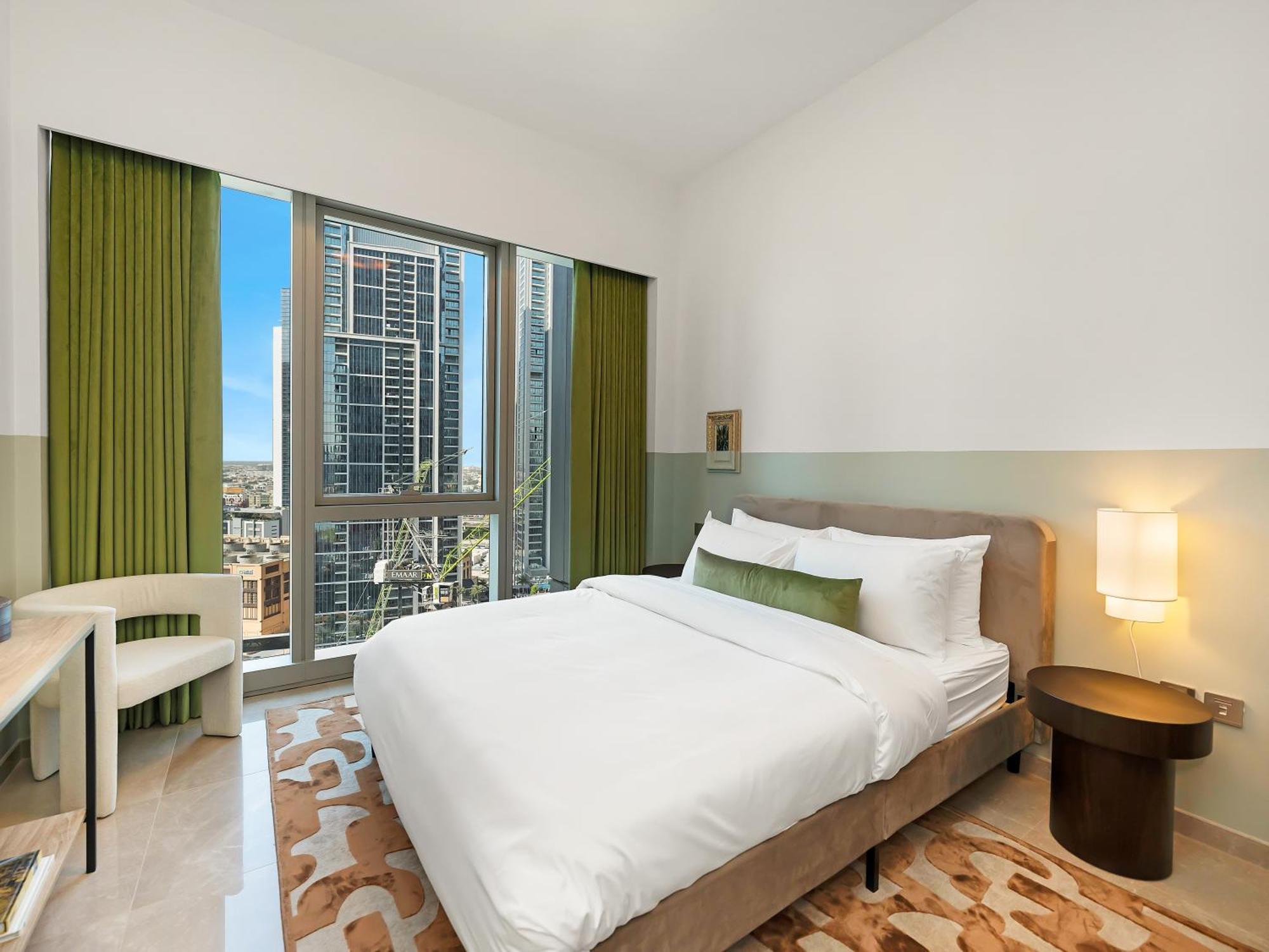 1 Bedroom High End Luxurios Building Next To Mall Appartement *