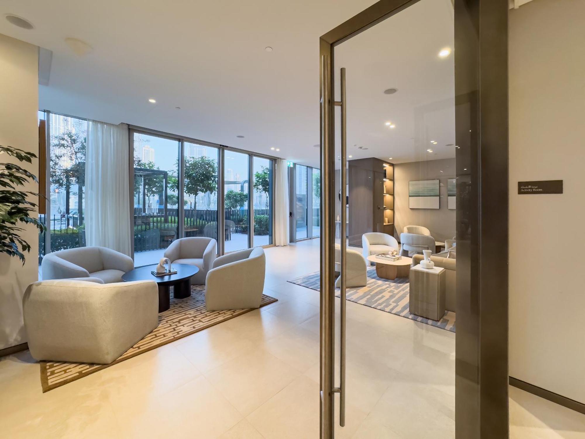 1 Bedroom High End Luxurios Building Next To Mall Dubaï