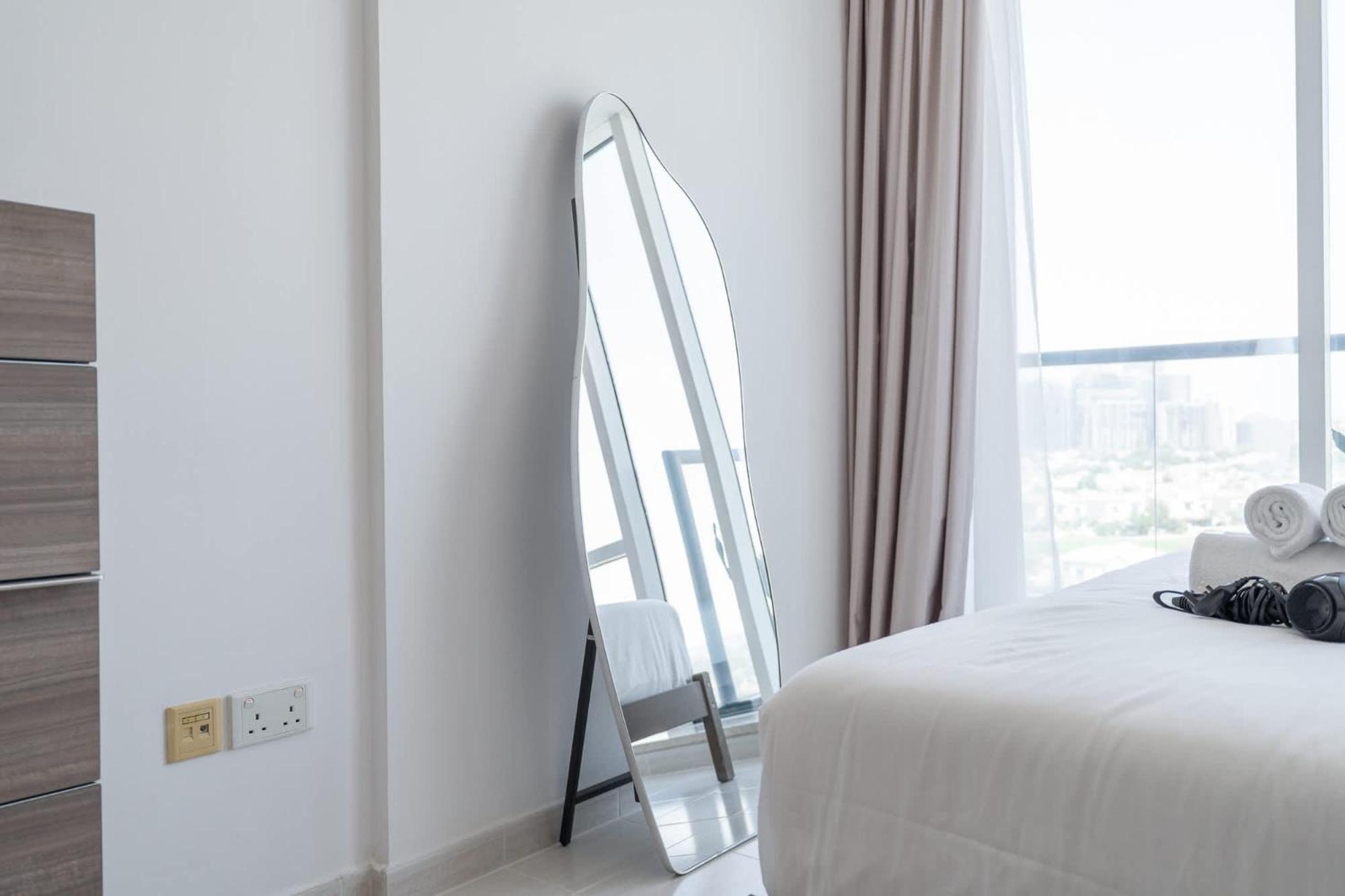 Modern 1-bed With Scenic Golf Course View