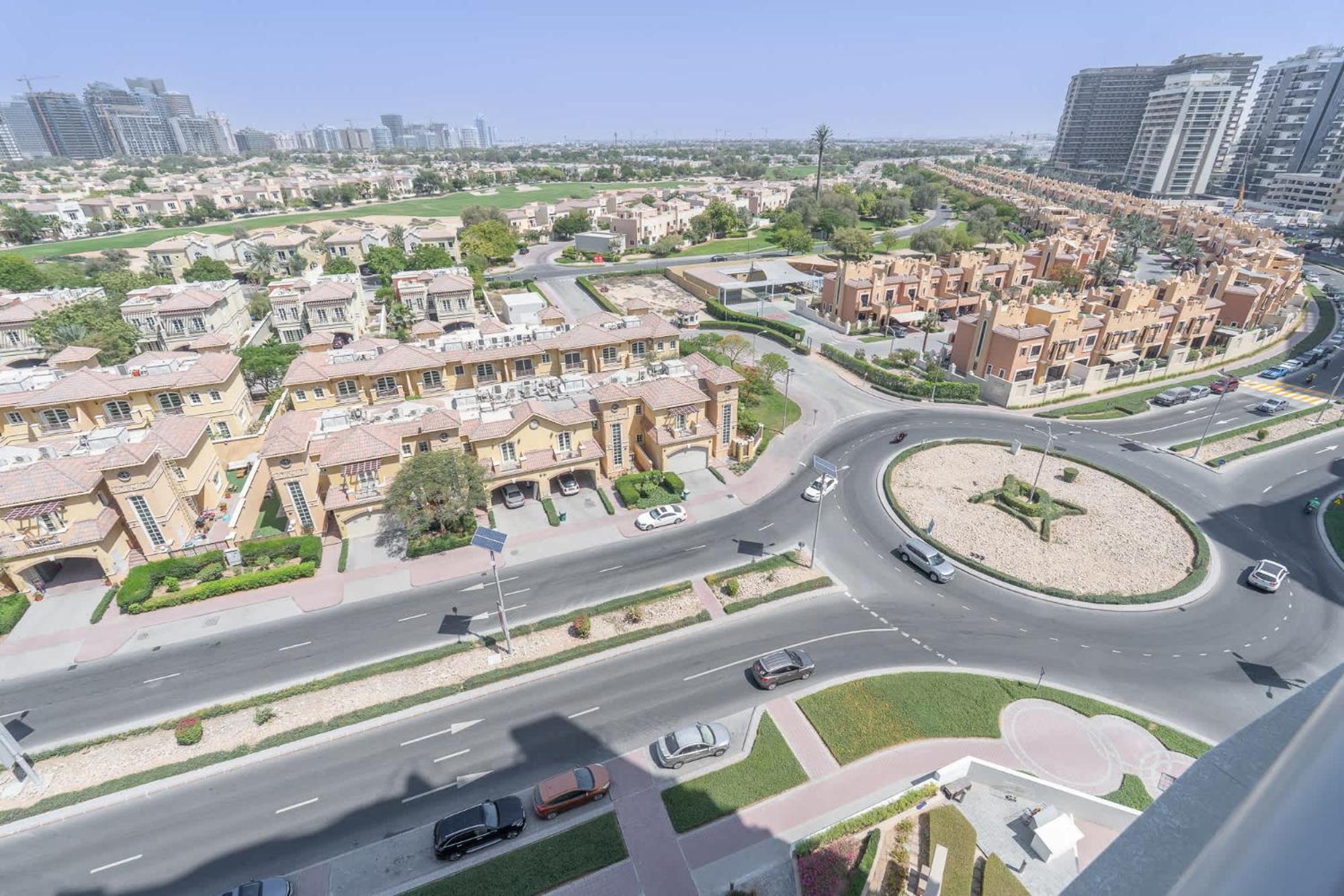 Modern 1-bed With Scenic Golf Course View Appartement Dubai