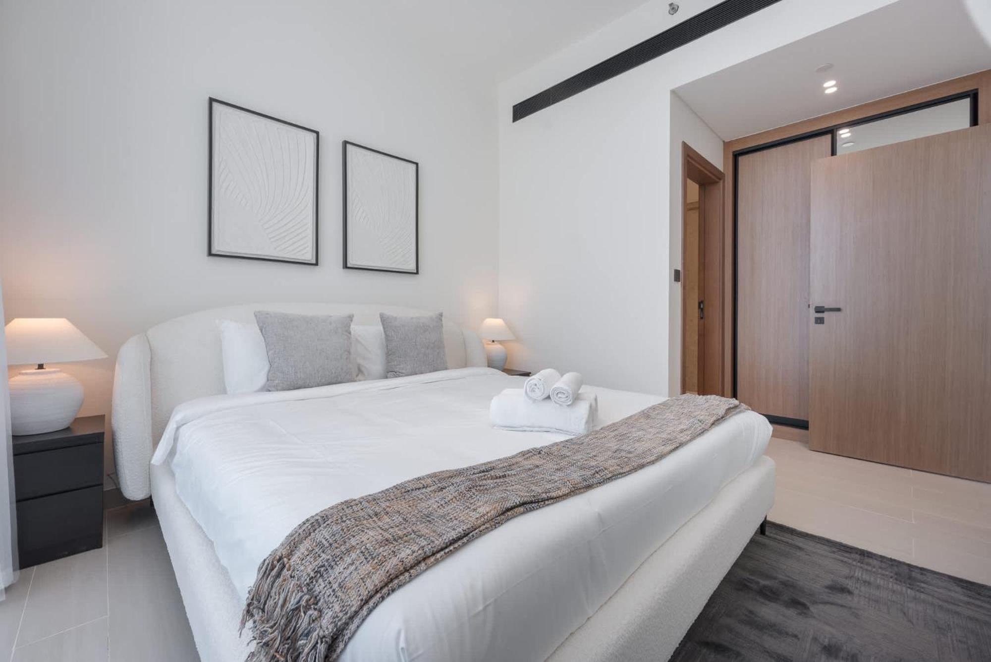 Lavish 1 Bedroom In Binghatti Gardenia That Sleeps 4 Dubai