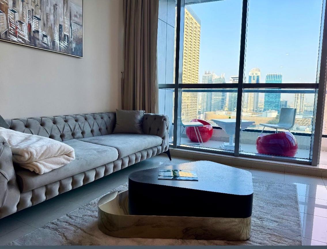 Intercontinental Marina Full Marina View With Balcony, Marina Mall, Large 1 Bedroom Apartment, Kitchen, 2 Toilets, 1 Parking, Swimming Pool And Gym Free Access, Paid Breakfast Dubái