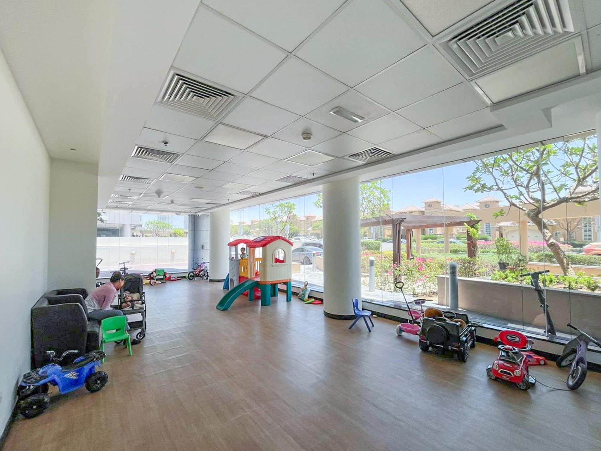 Modern 1-bed With Scenic Golf Course View *