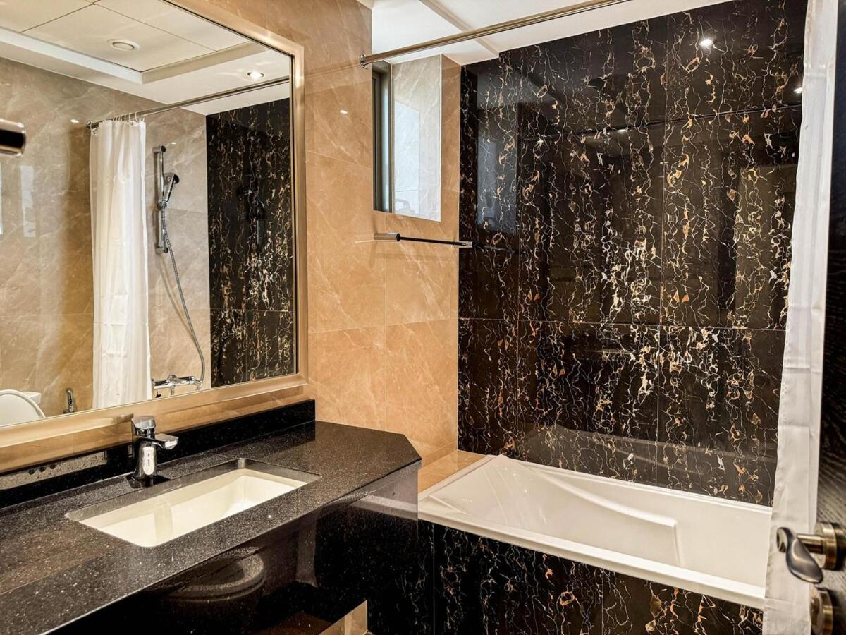 3bhk With Burj Khalifa View Dubai