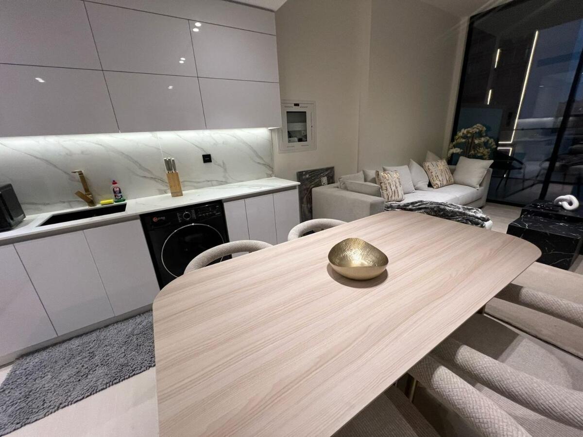 1 Bedroom In Binghatti Lavender Apartamento Dubái