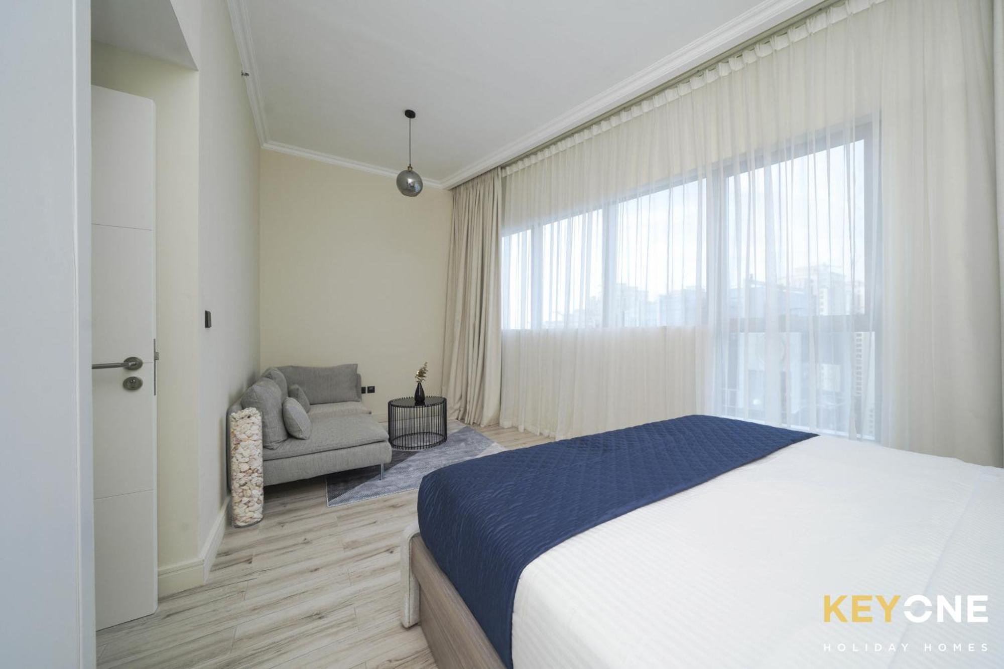 Apartment Chic Marina View Living In A Two Bedroom *