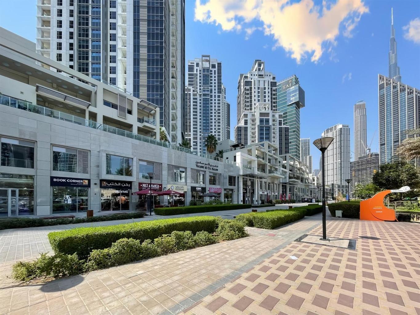 Lägenhet Trophy - Downtown Scape Views Dubai