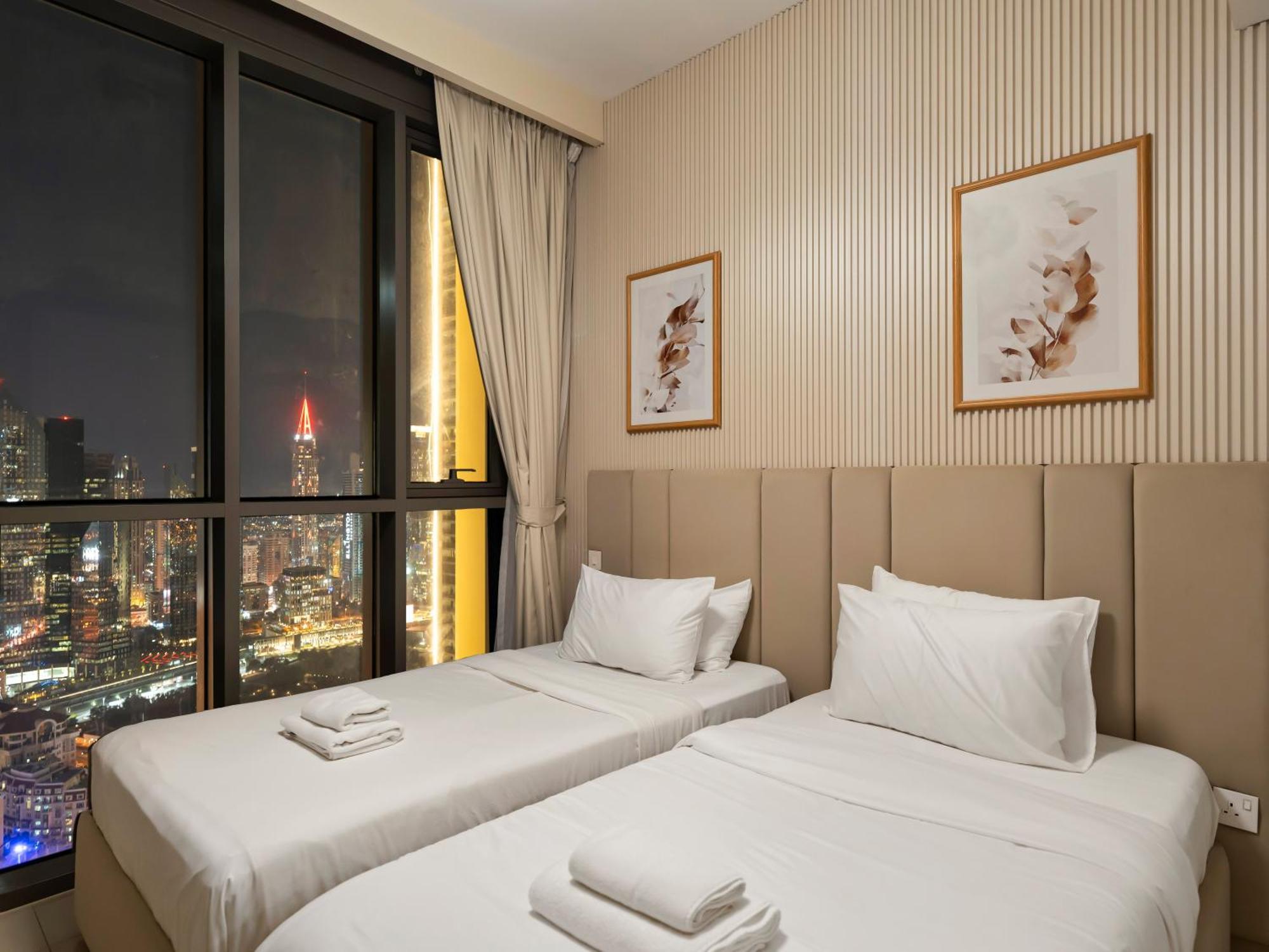 New! High Floor Burj Khalifa Views Located Over Mall * Dubai