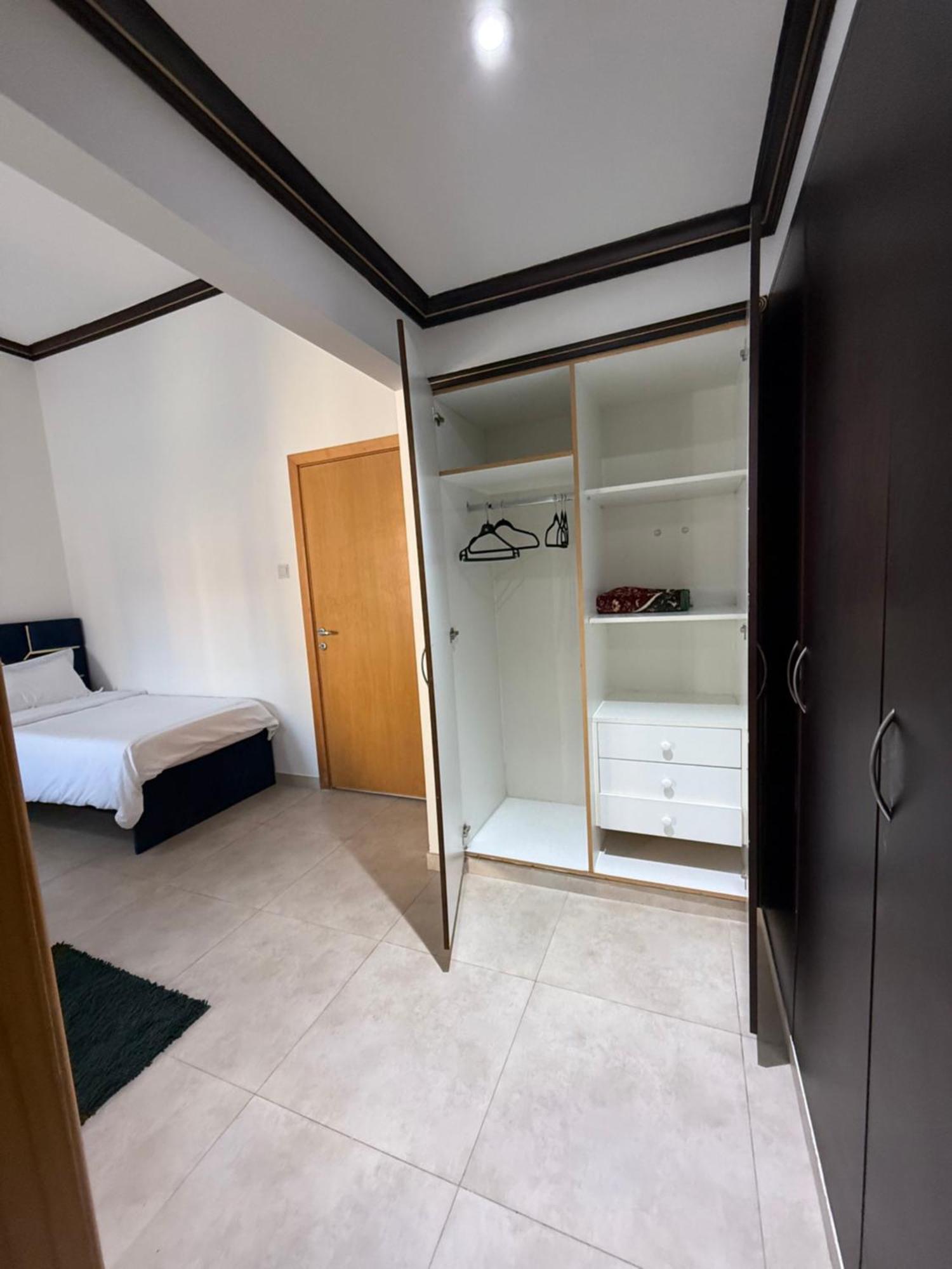 2015 Deluxe 5 Guests Close To Union Metro Station With Paid Parking