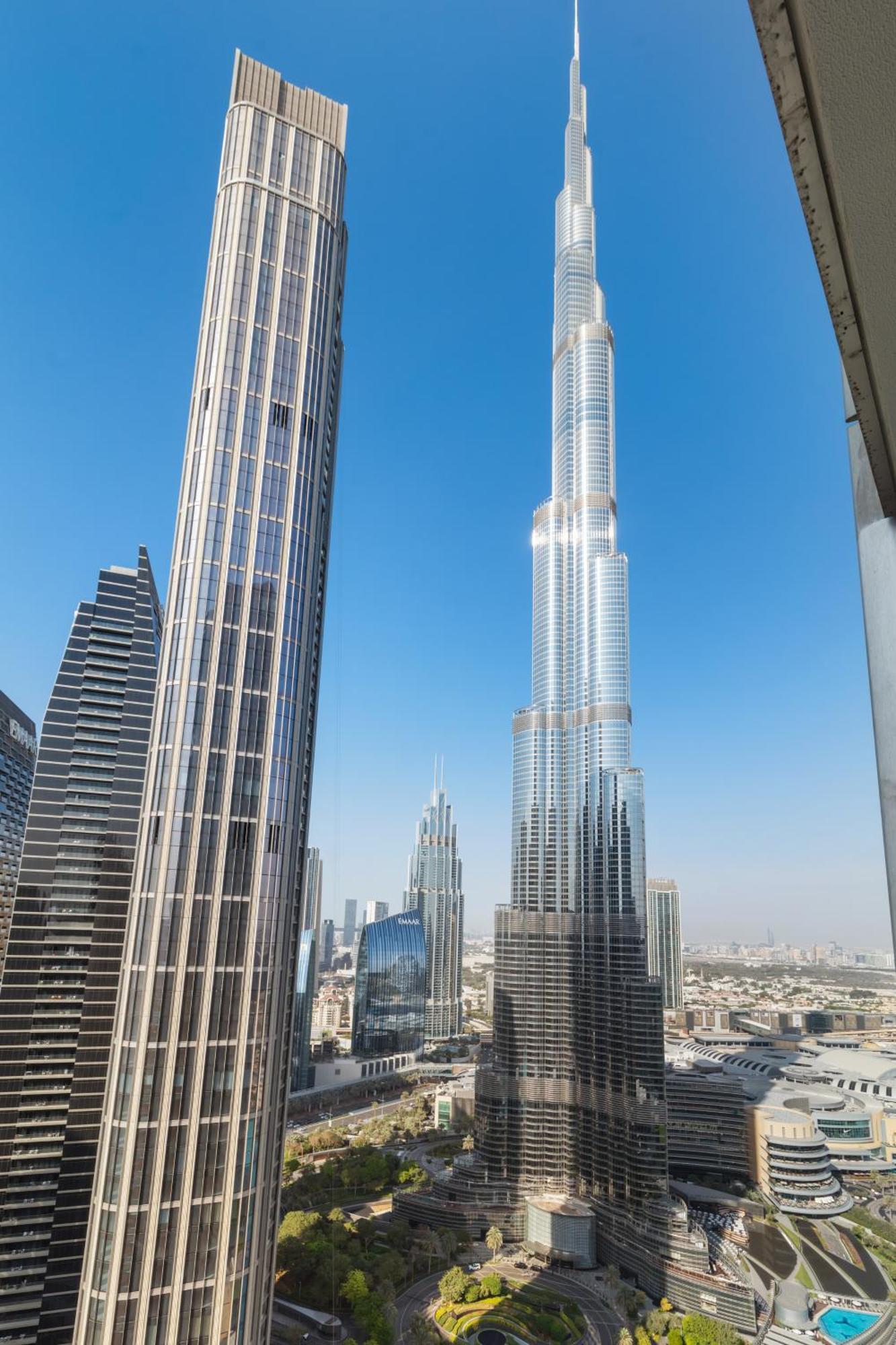 Burj Khalifa View 2 Bedroom W Parking Appartement *