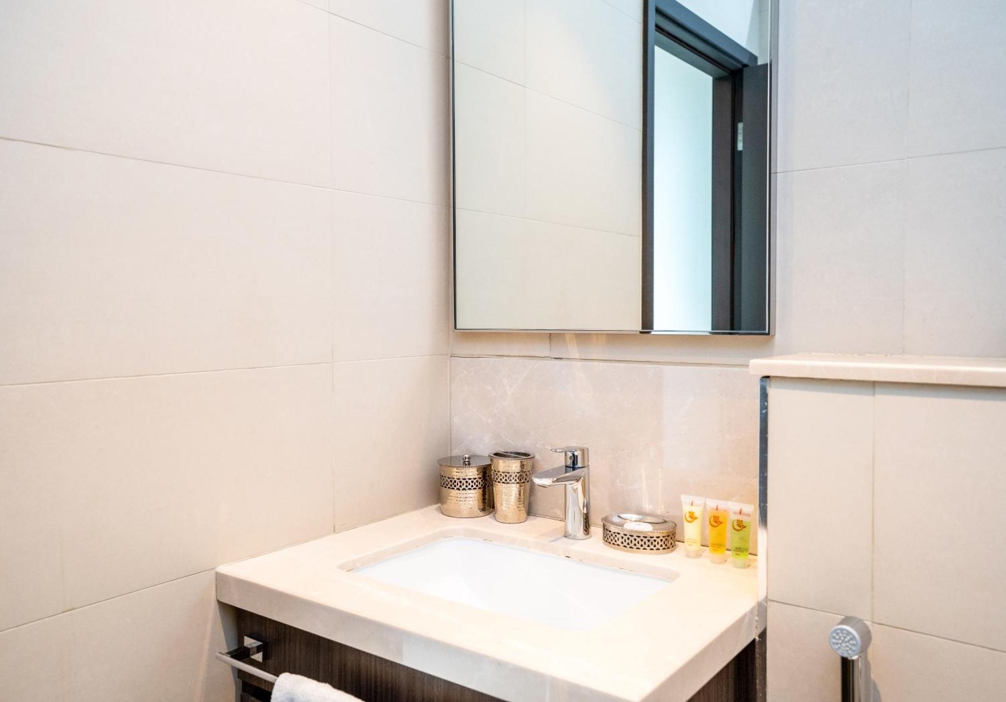 Homesgetaway-lovely 3br+maids In Downtown Views Dubaï