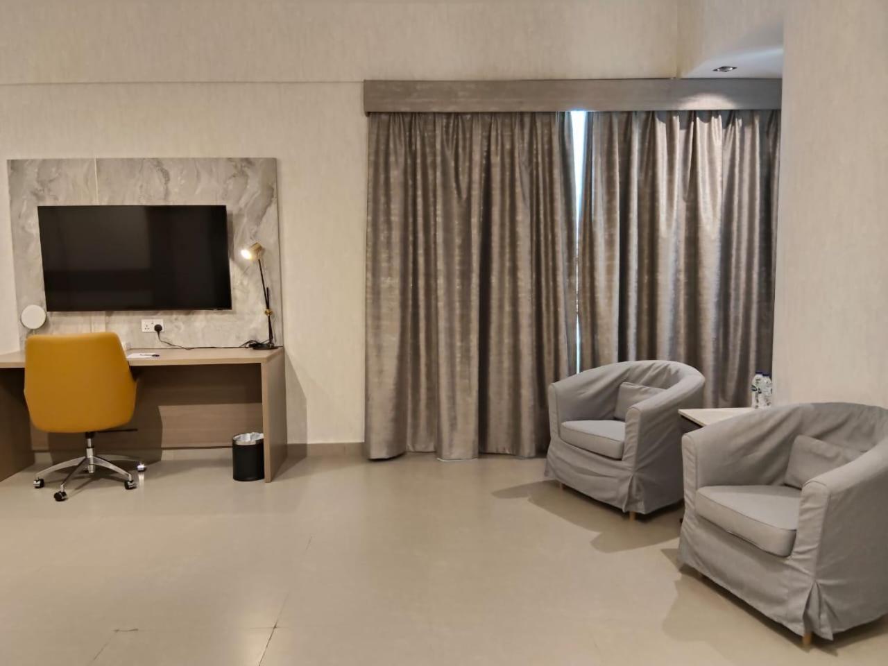 Western Academic Hotel