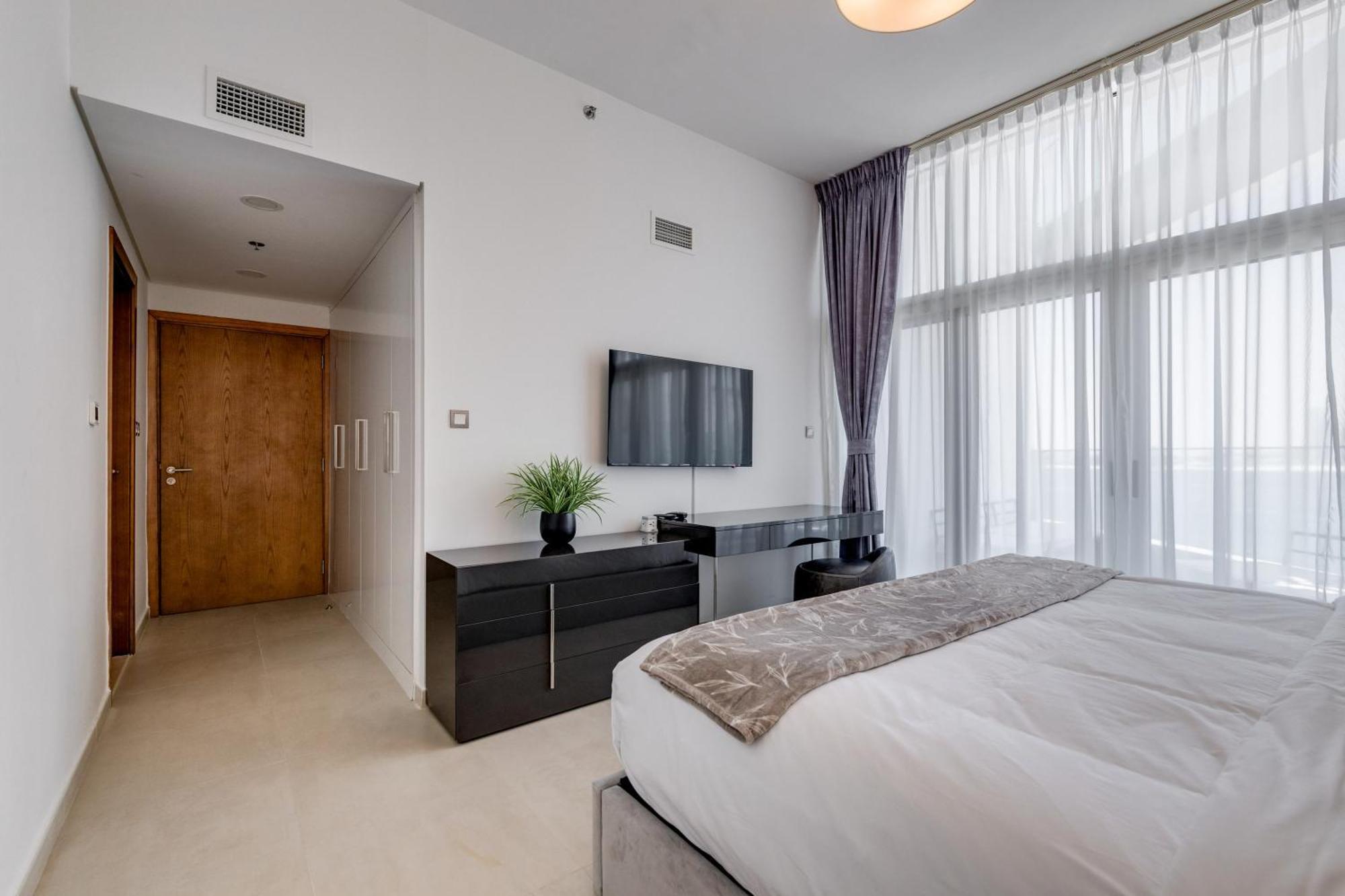 Luxury Azizi Mina Beachfront Apartamento