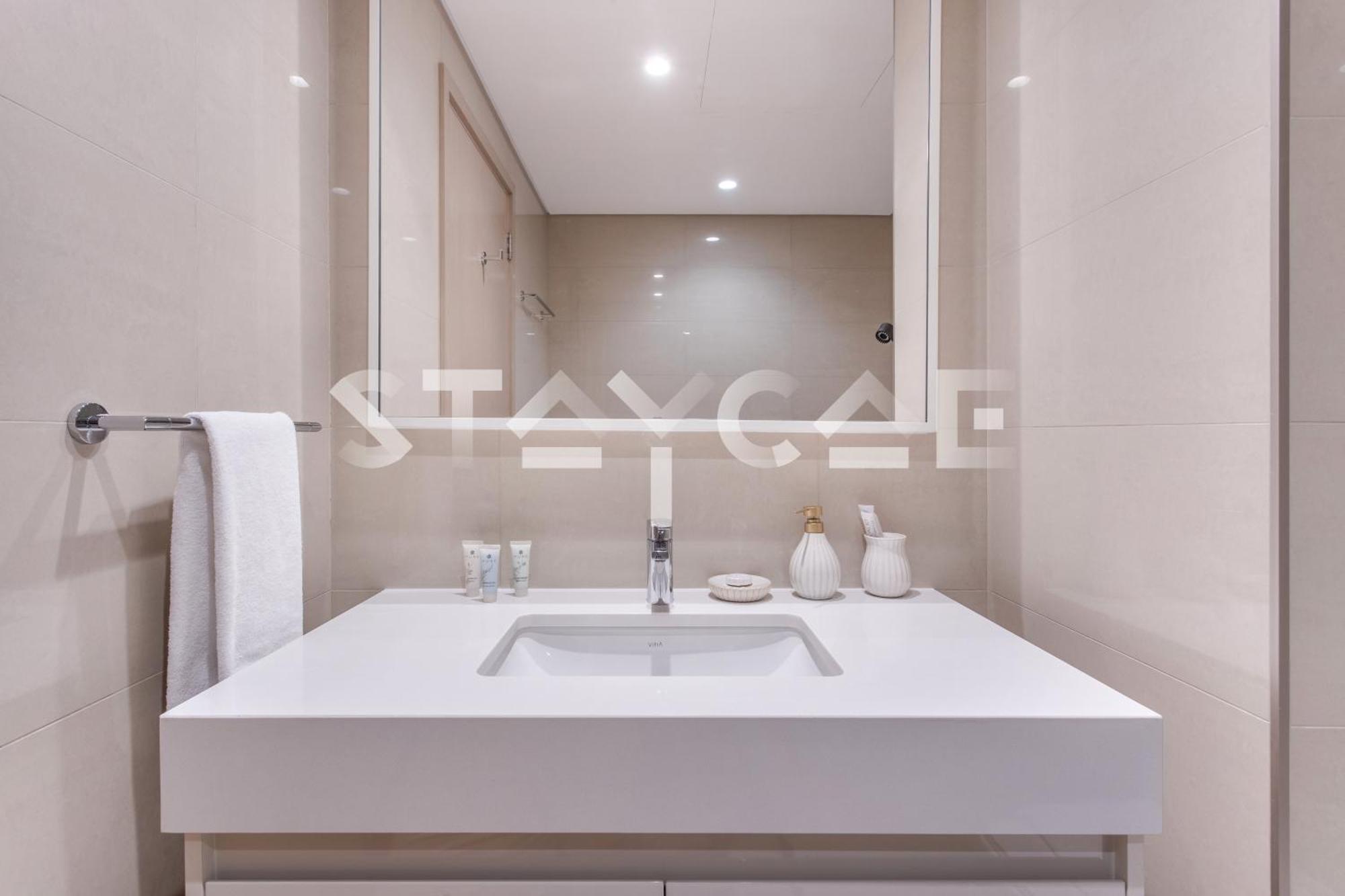 Staycae- Burj Royale 03 Bedroom Apartment Dubai