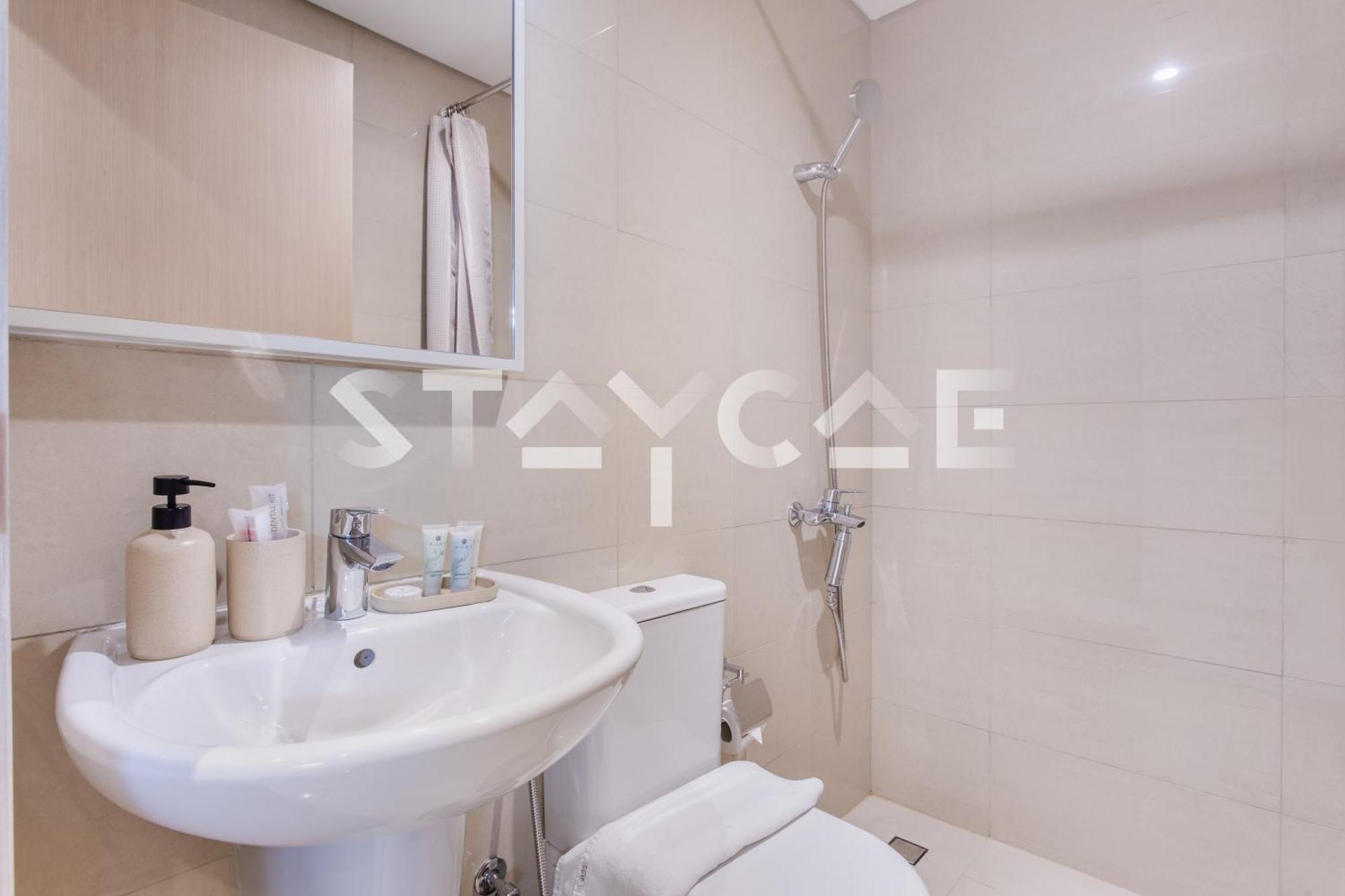 Staycae- Burj Royale 03 Bedroom * Dubai