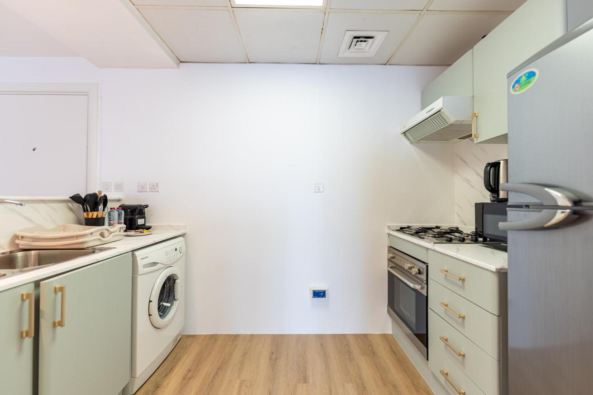1br In Marina With Private Terrace & Pool Dubái