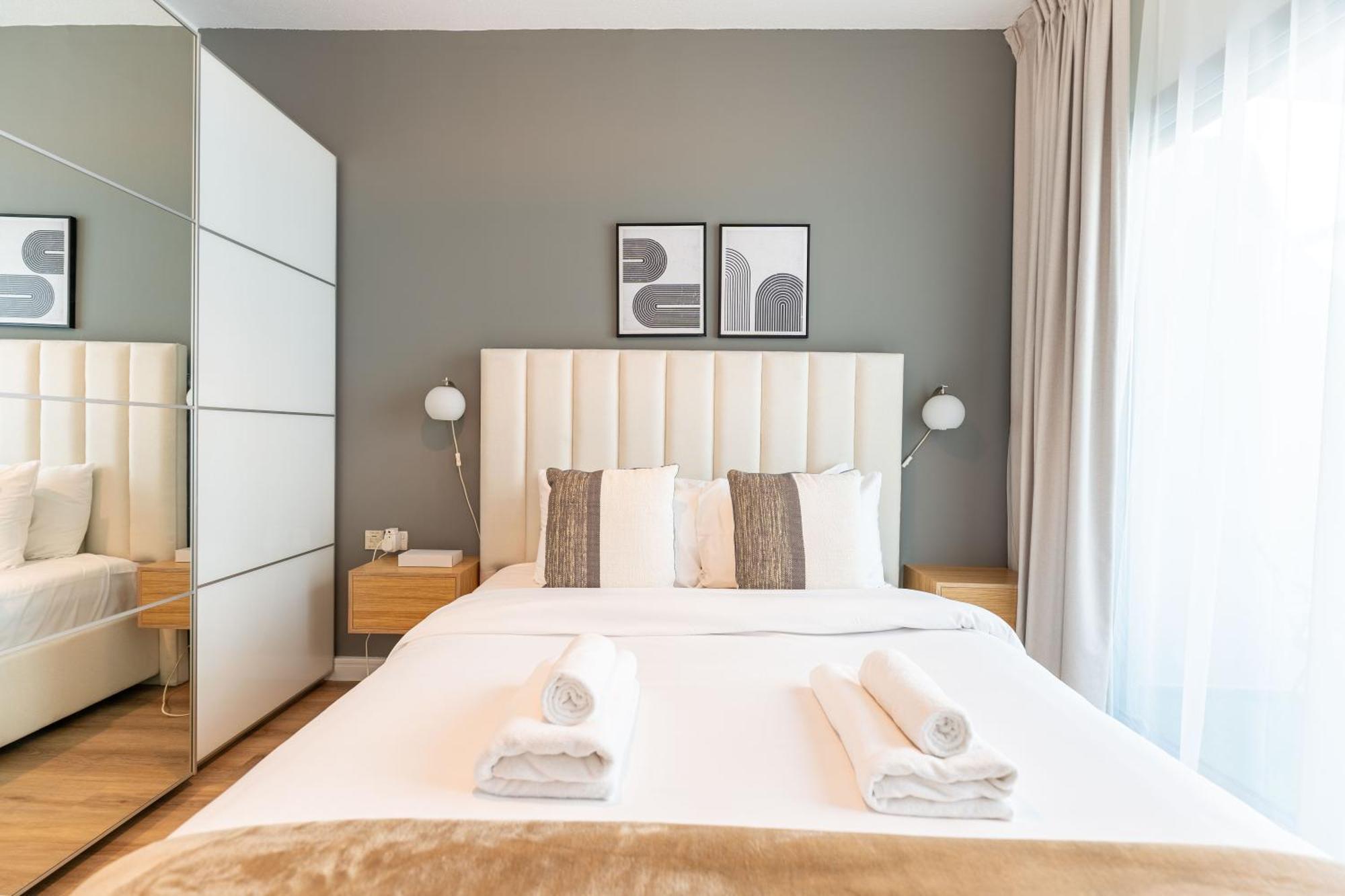 Apartamento 1br In Marina With Private Terrace & Pool Dubái