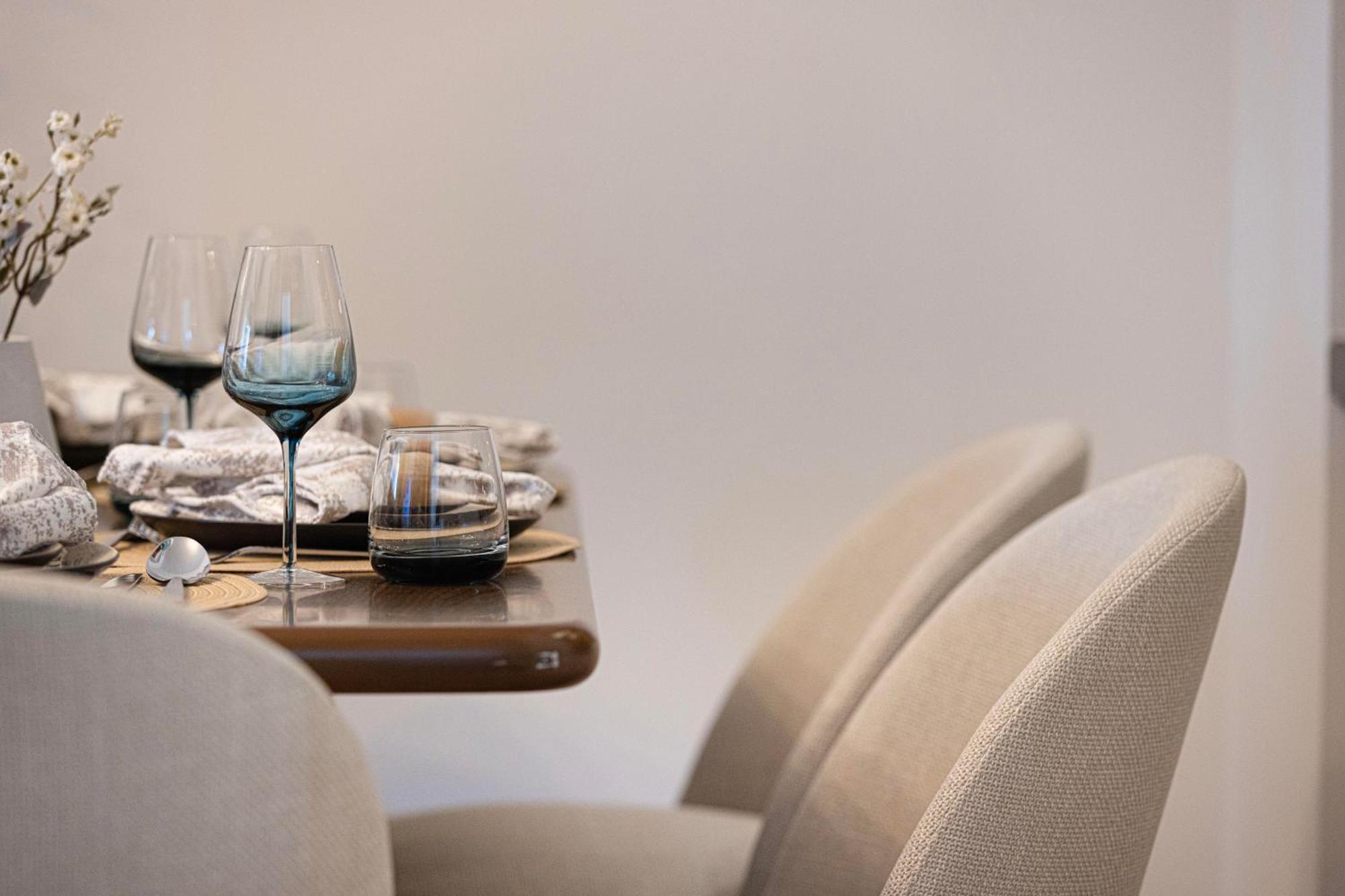 Apartment Luxury 2br In Downtown Burj Khalifa View Walk To Mall By Aya Boutique Dubai