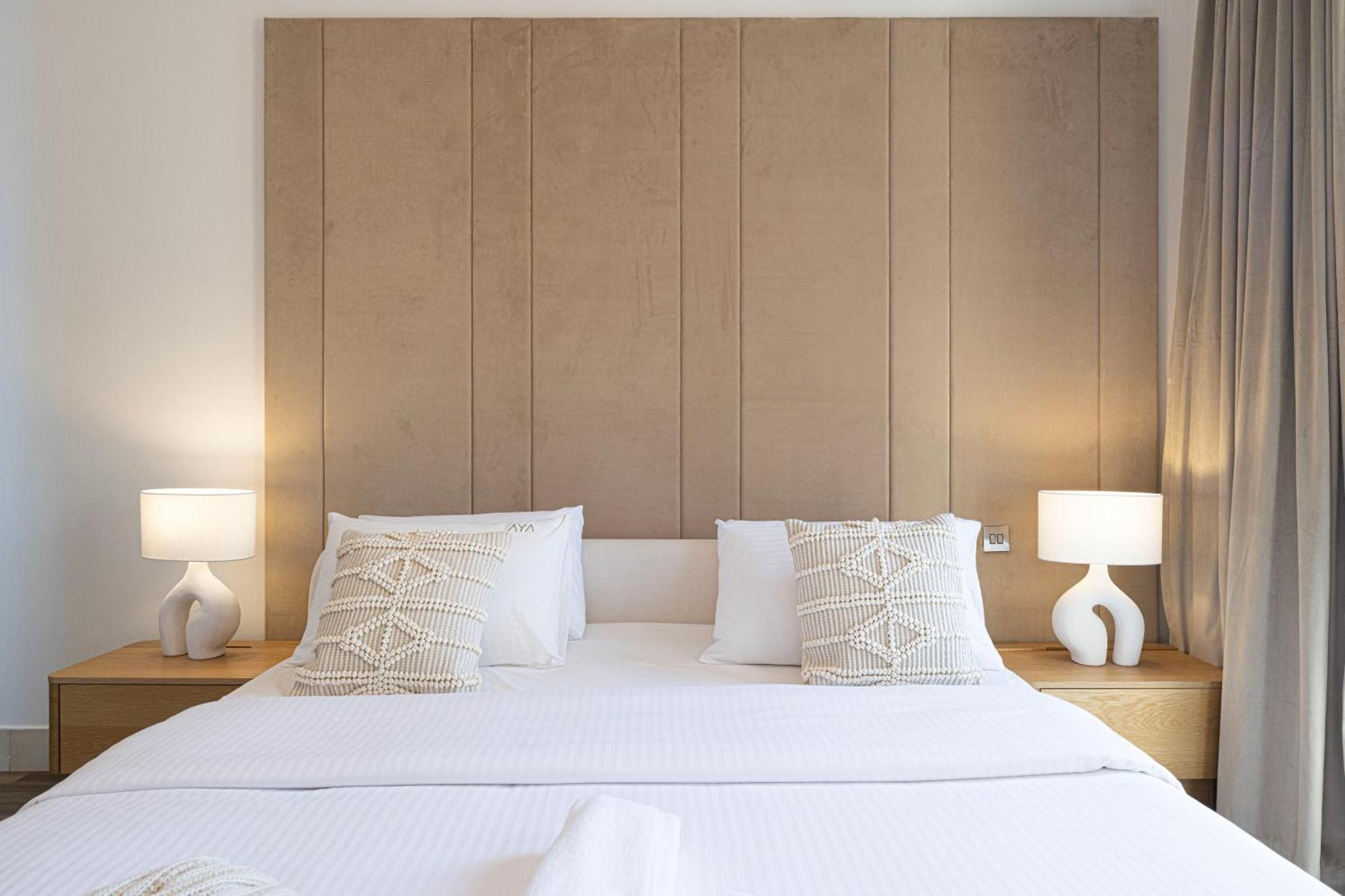 Luxury 2br In Downtown Burj Khalifa View Walk To Mall By Aya Boutique *