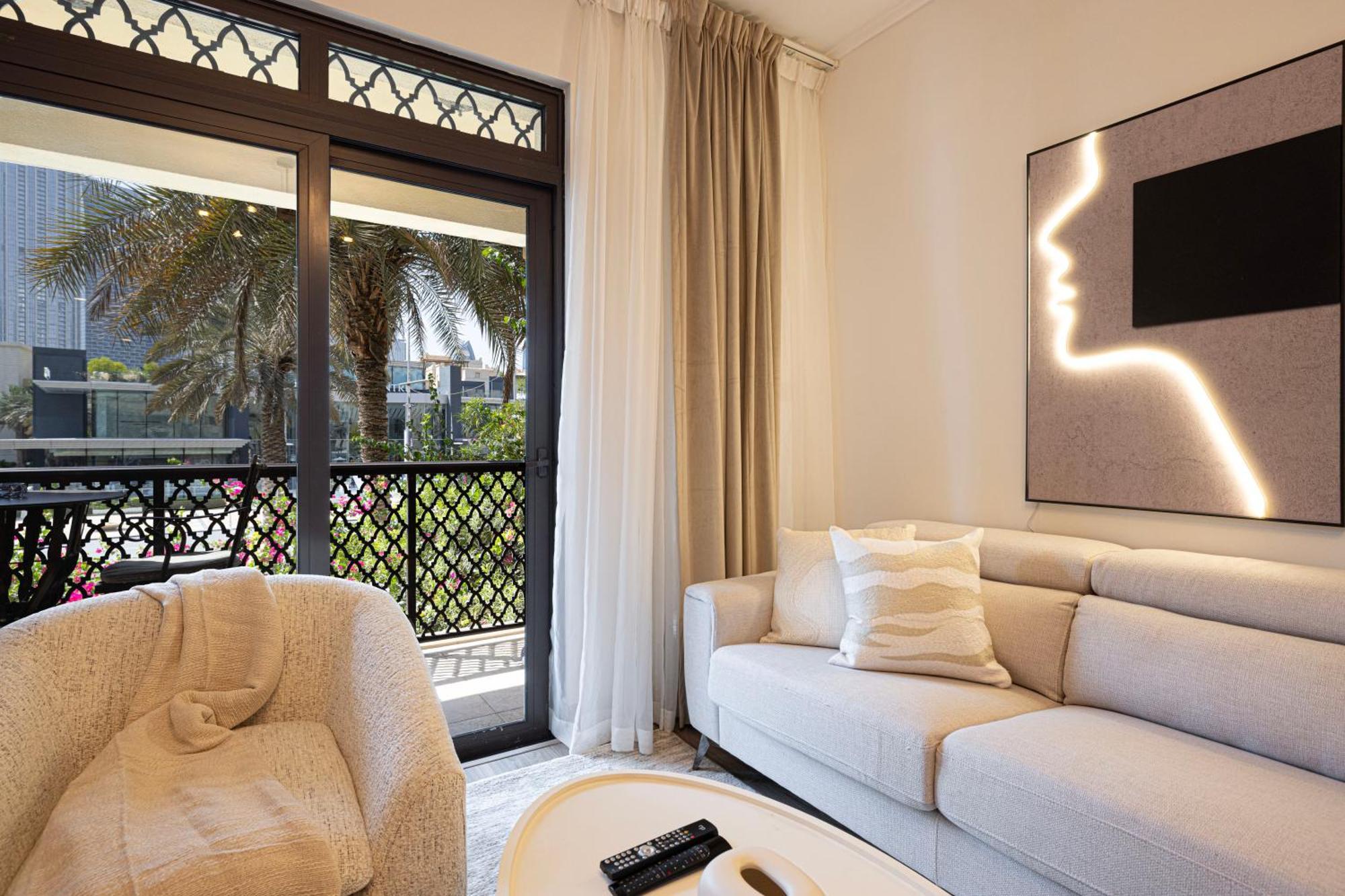 Luxury 2br In Downtown Burj Khalifa View Walk To Mall By Aya Boutique