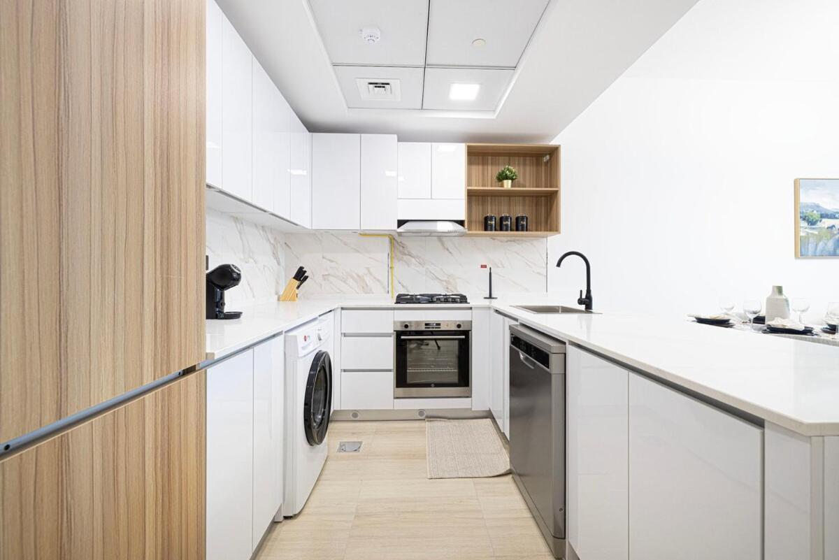 Crowned Luxe 2bed Jvc Dubaï