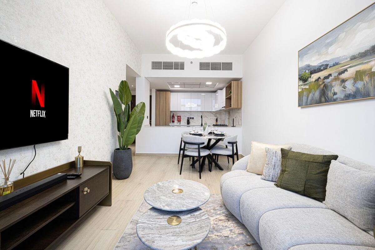 Crowned Luxe 2bed Jvc *